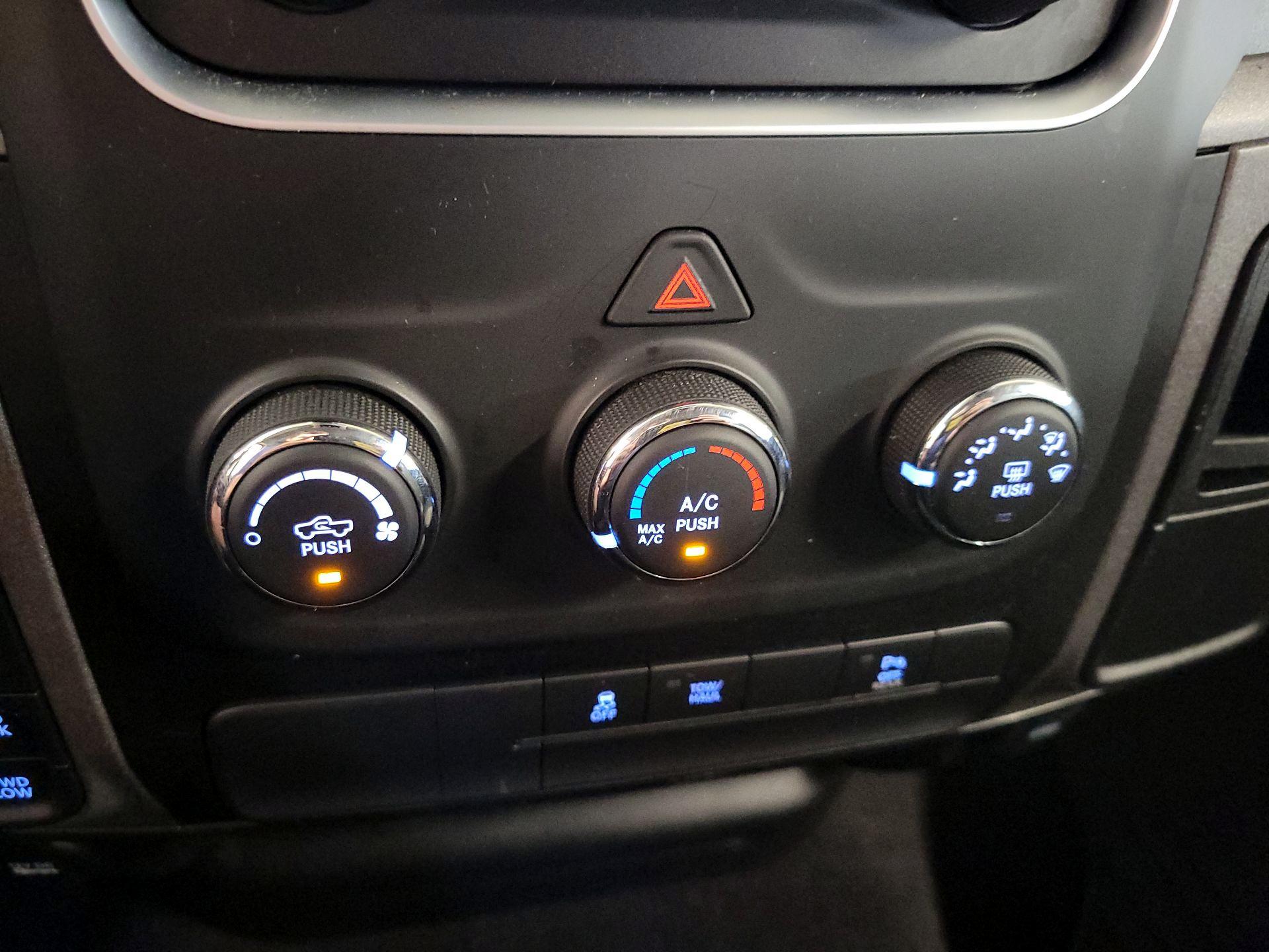 Thumbnail: 2022 RAM 1500 Classic - 16