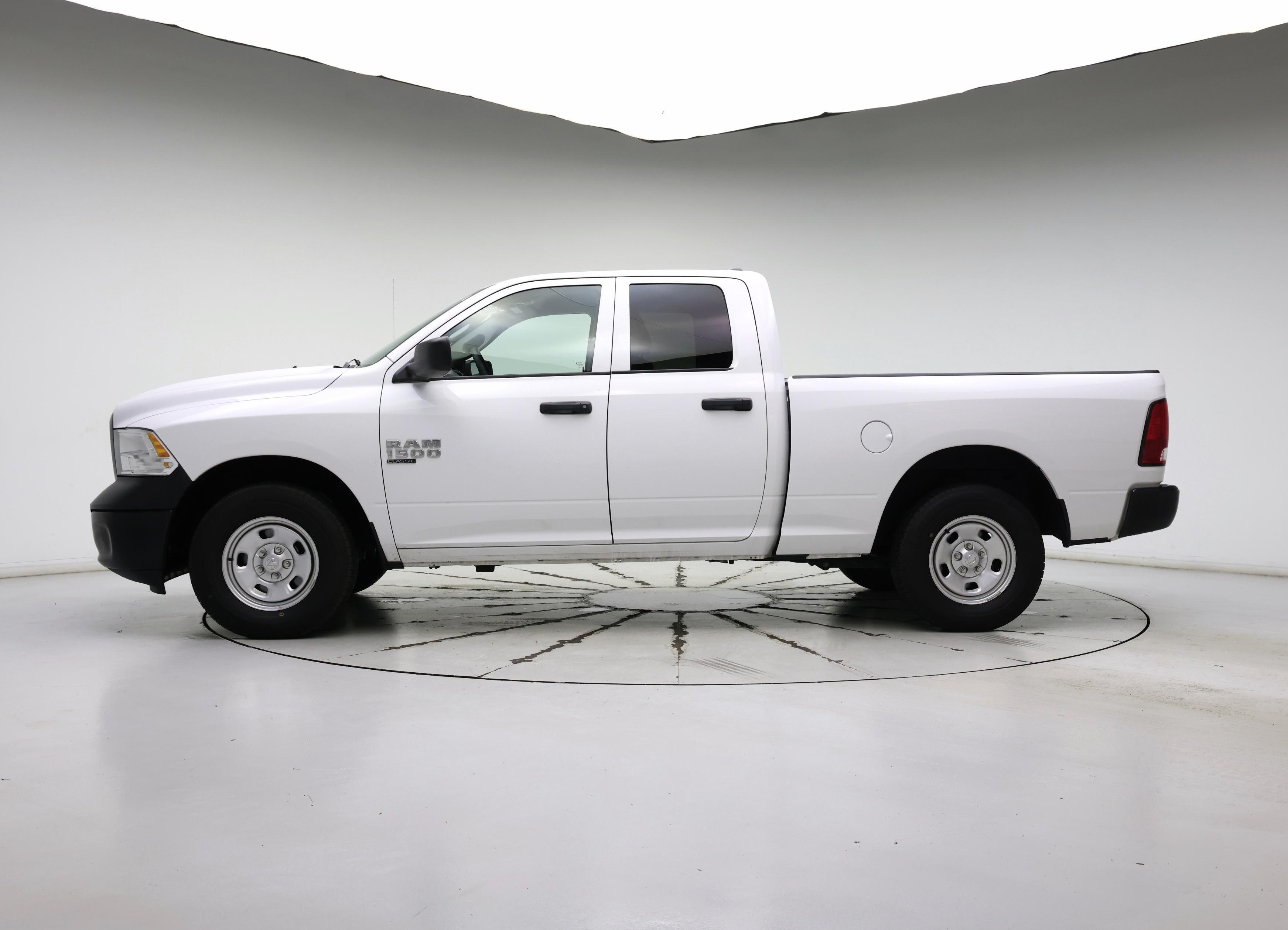 Thumbnail: 2022 RAM 1500 Classic - 3