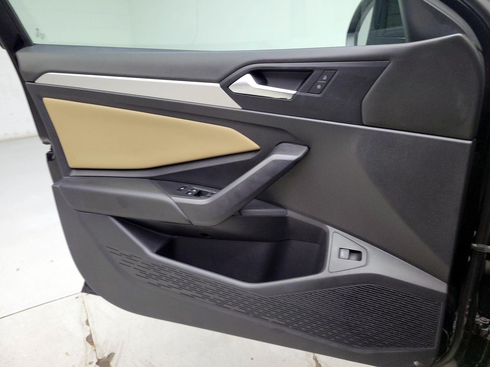 Thumbnail: 2019 Volkswagen Jetta - 12