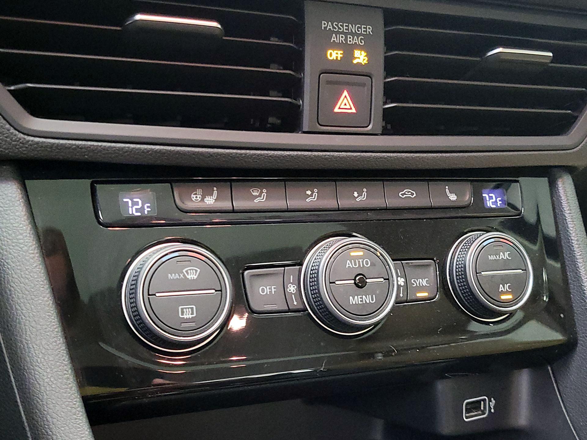 Thumbnail: 2019 Volkswagen Jetta - 16