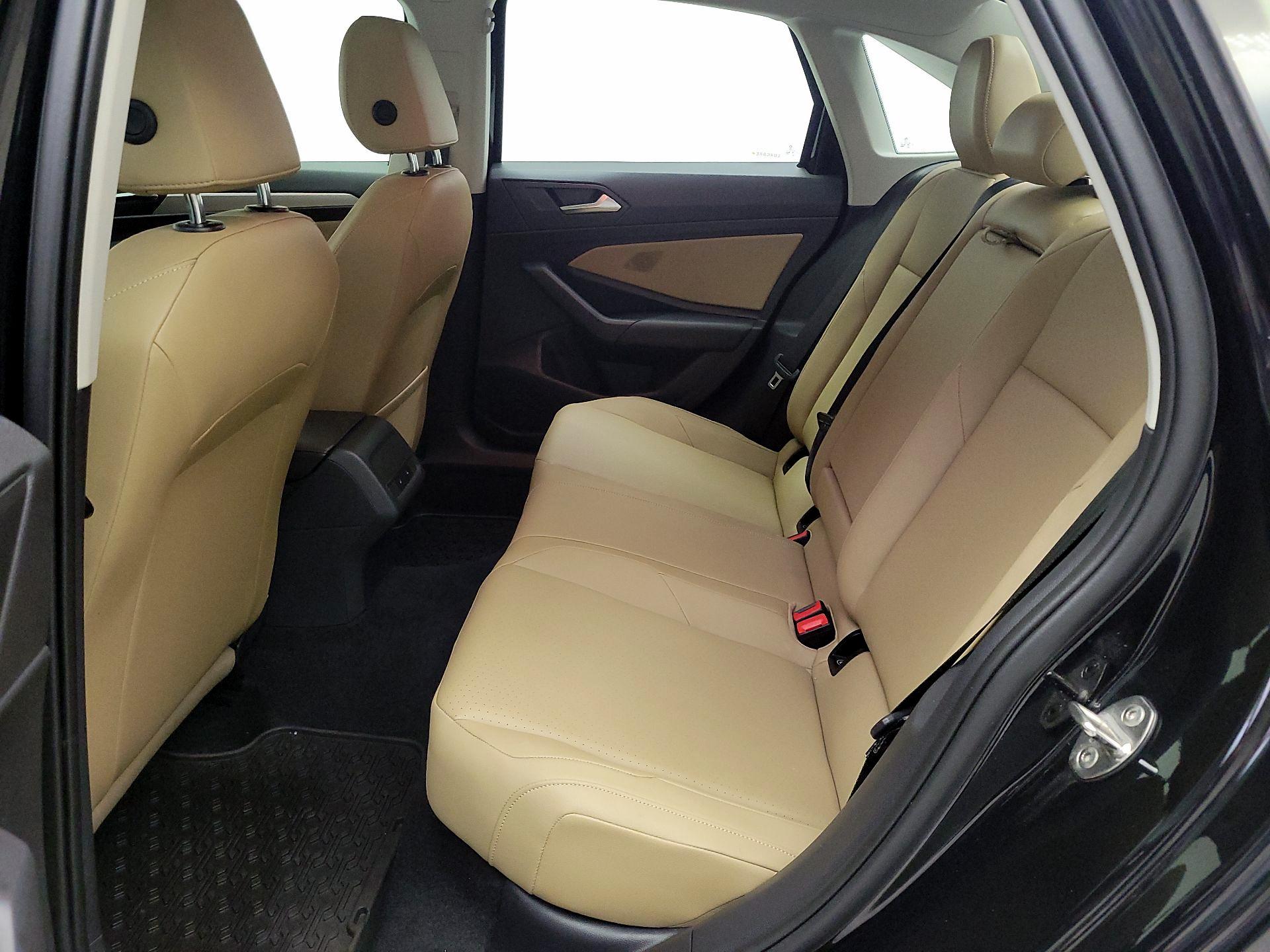 Thumbnail: 2019 Volkswagen Jetta - 20