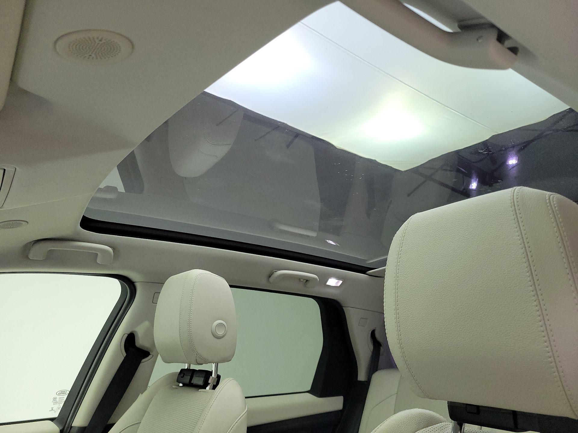 Thumbnail: 2022 Land Rover Discovery Sport - 20