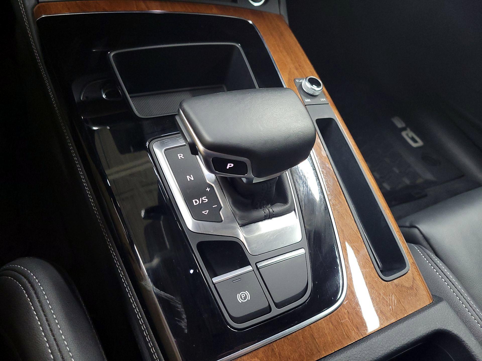 Thumbnail: 2022 Audi Q5 - 17