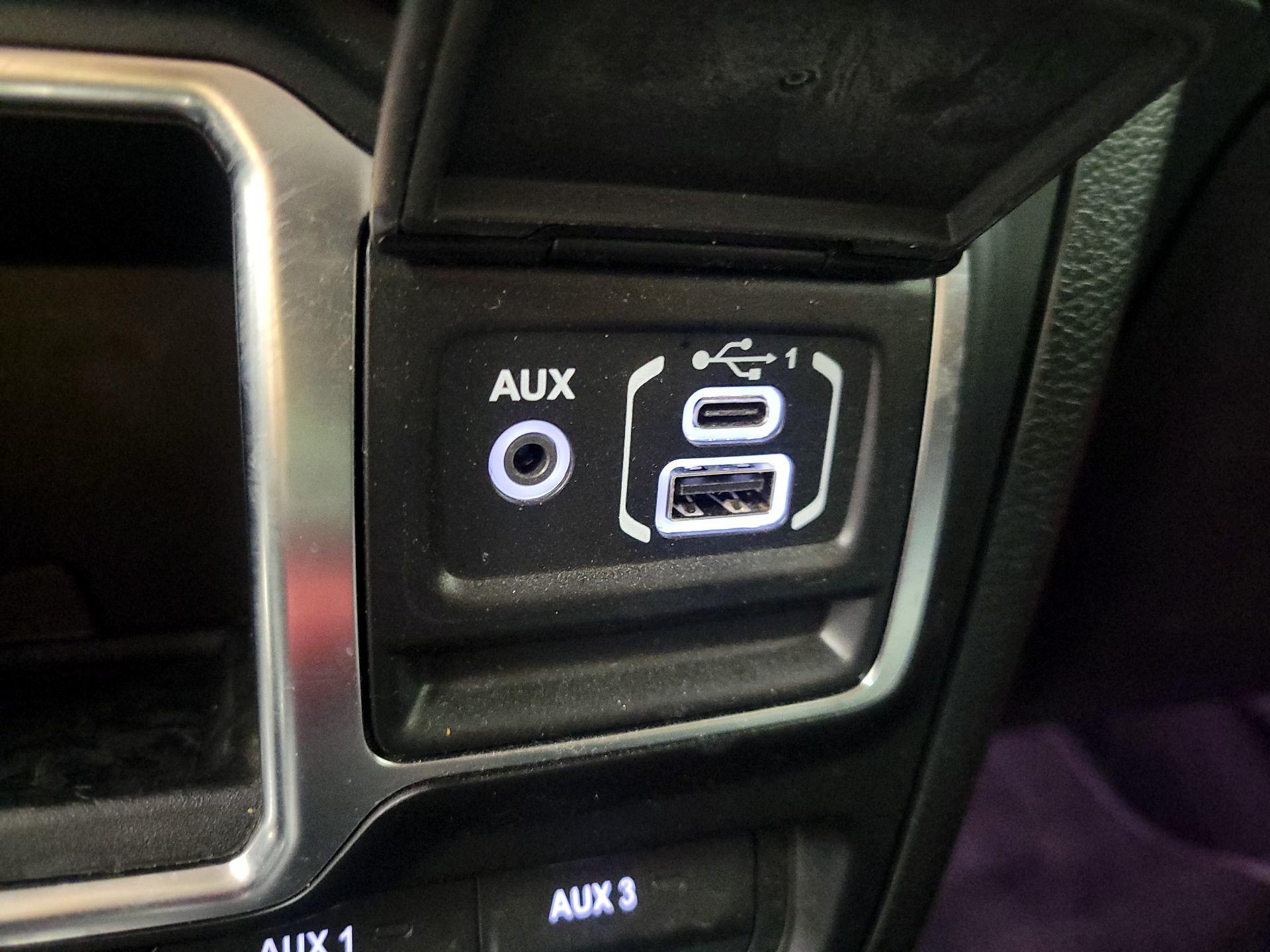 Thumbnail: 2020 Jeep Wrangler - 18