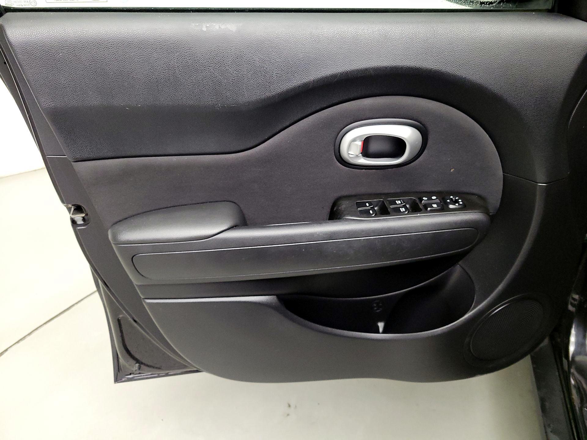 Thumbnail: 2014 Kia Soul - 12
