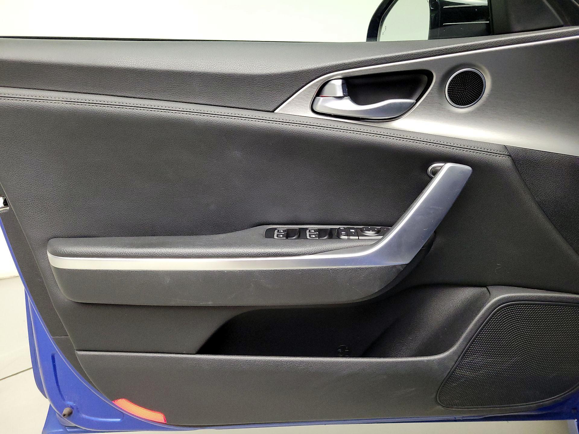 Thumbnail: 2019 Kia Stinger - 12