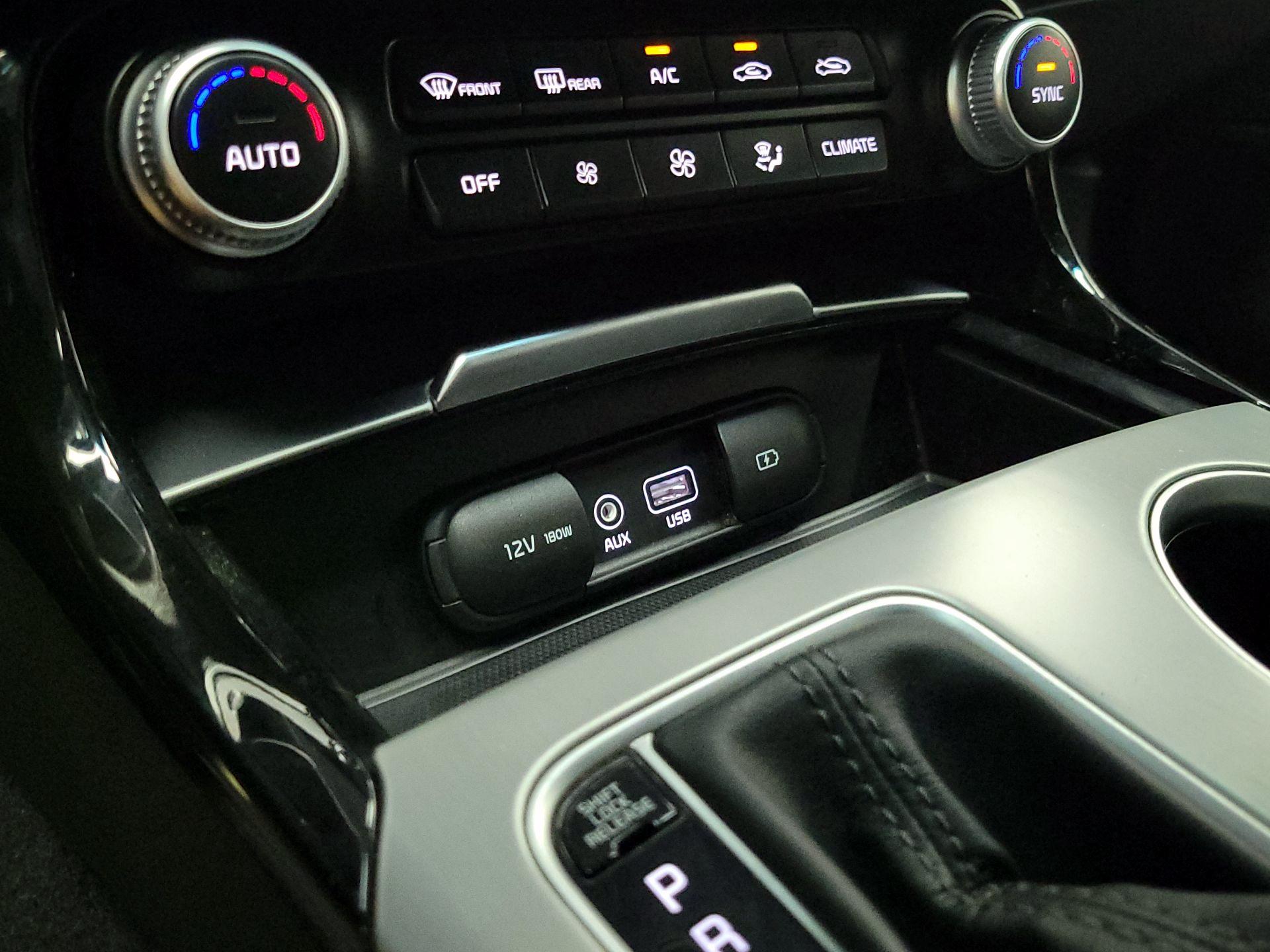 Thumbnail: 2019 Kia Stinger - 18