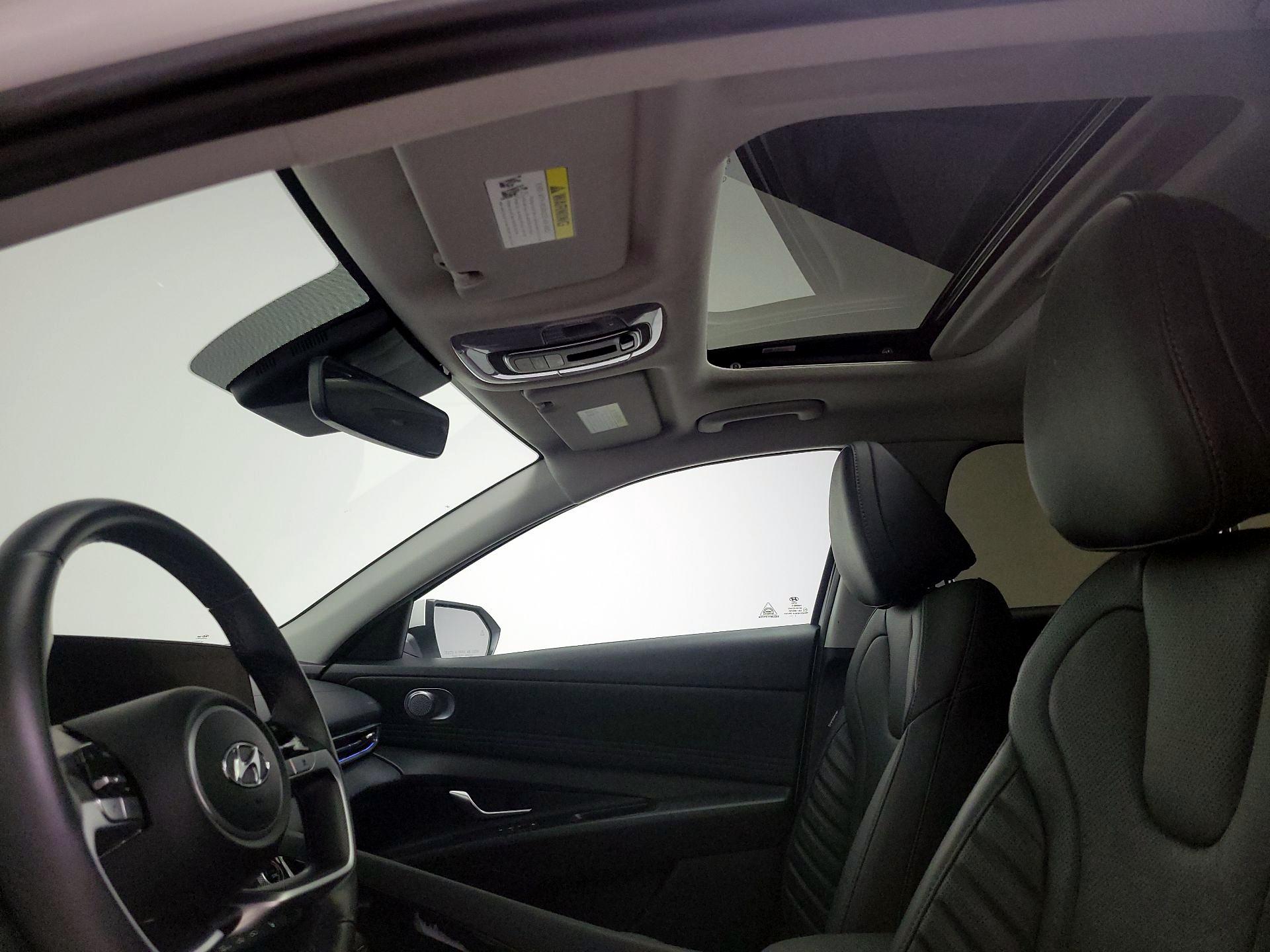 Thumbnail: 2022 Hyundai Elantra - 20