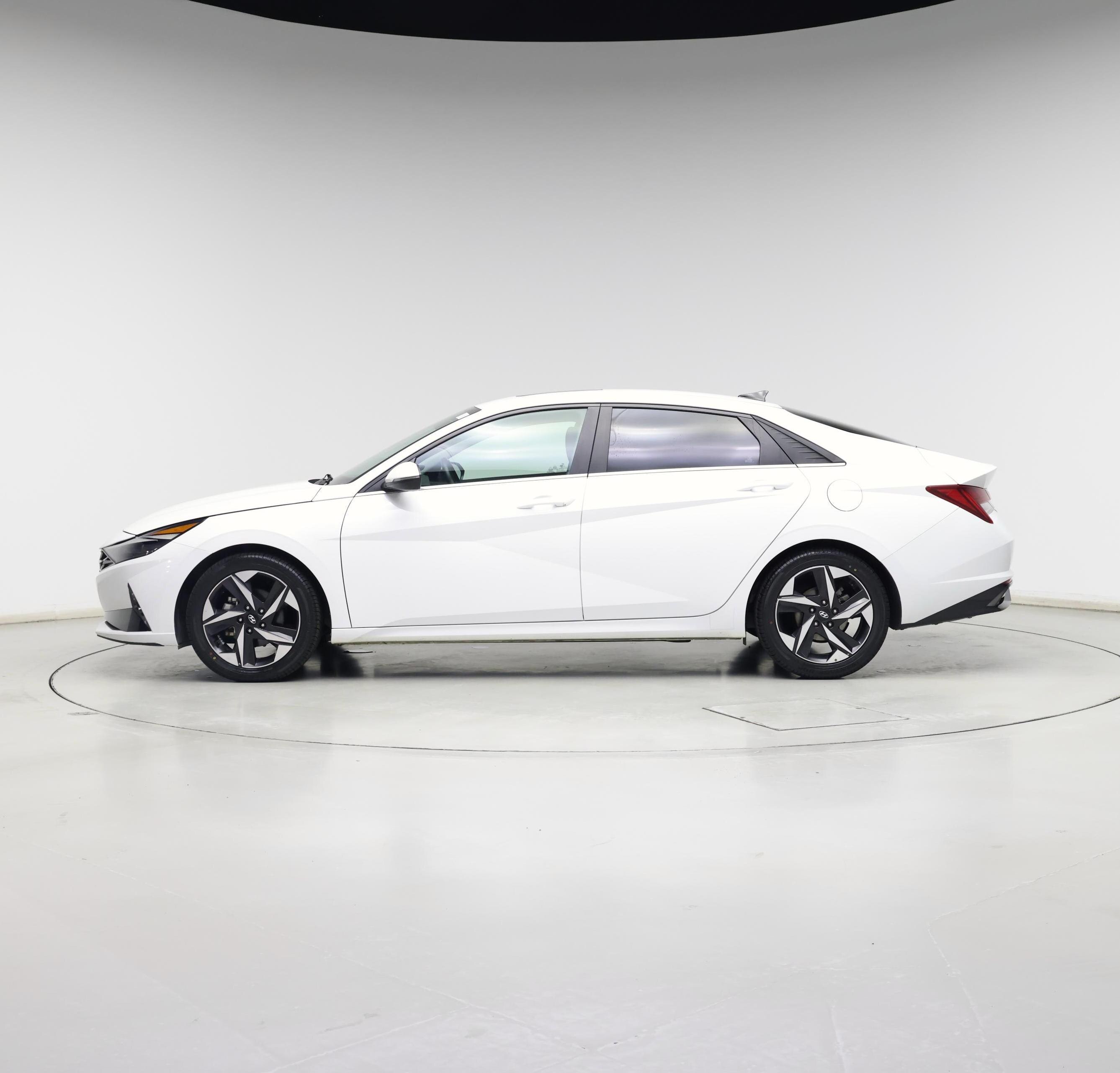 Thumbnail: 2022 Hyundai Elantra - 3