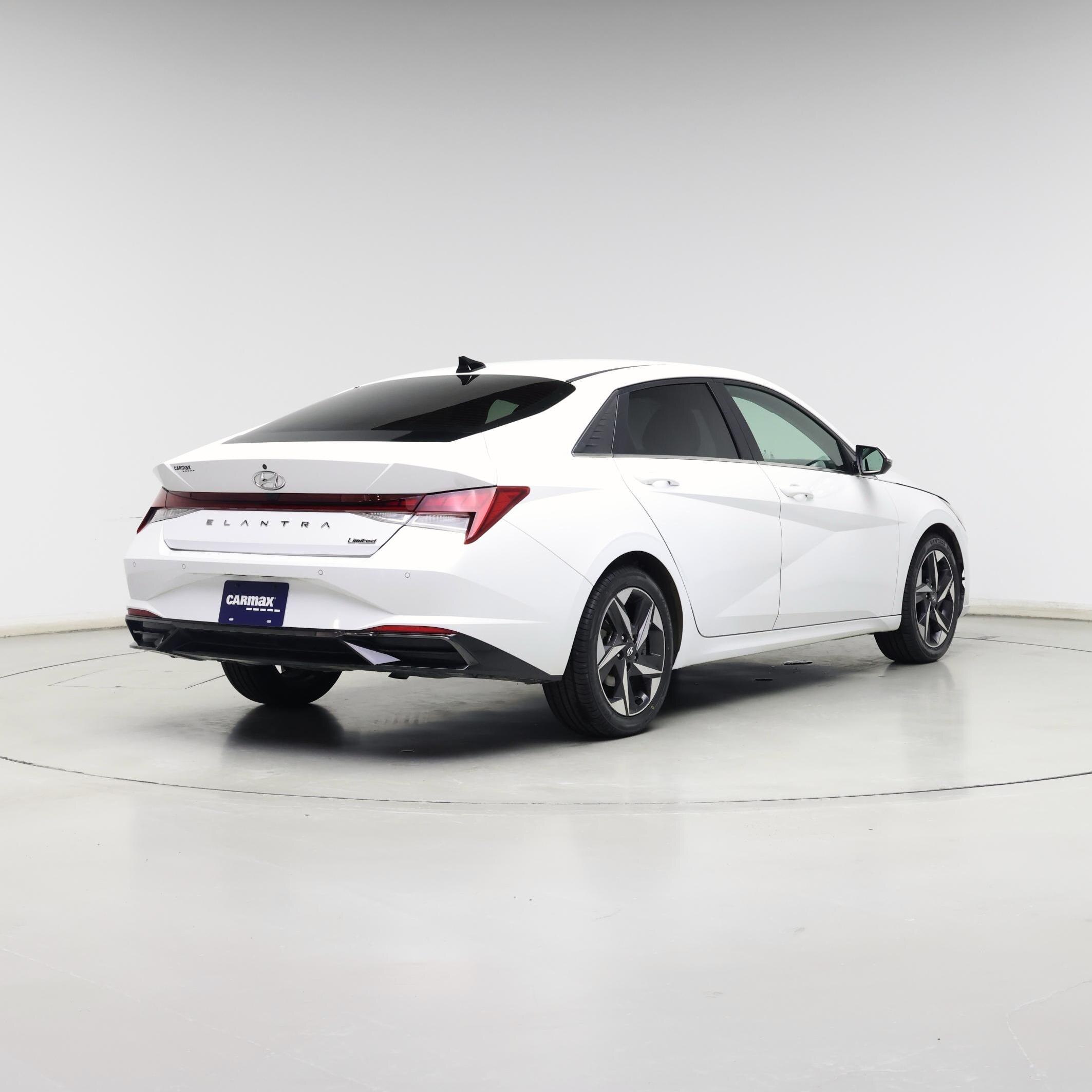 Thumbnail: 2022 Hyundai Elantra - 8