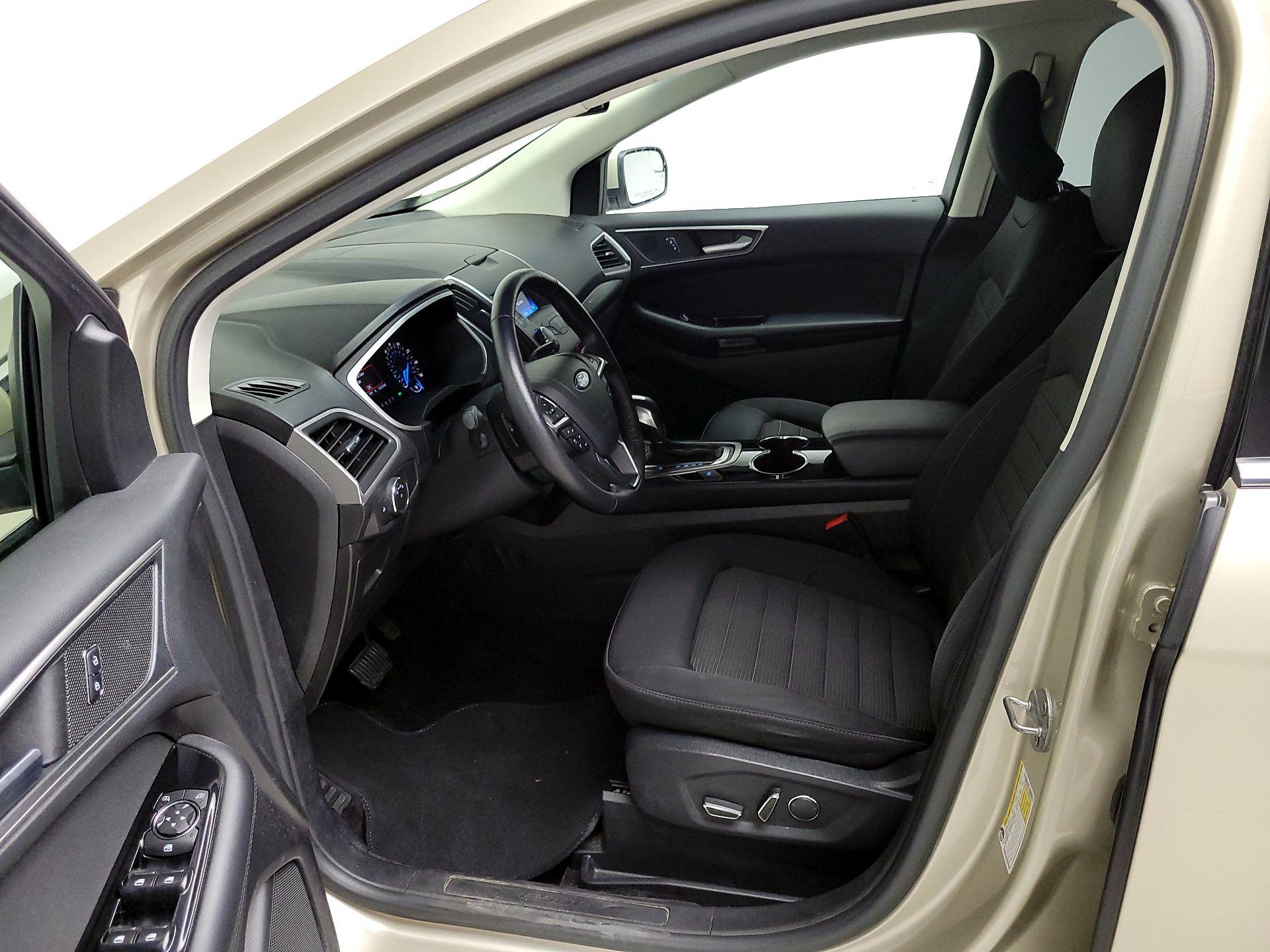Thumbnail: 2017 Ford Edge - 11
