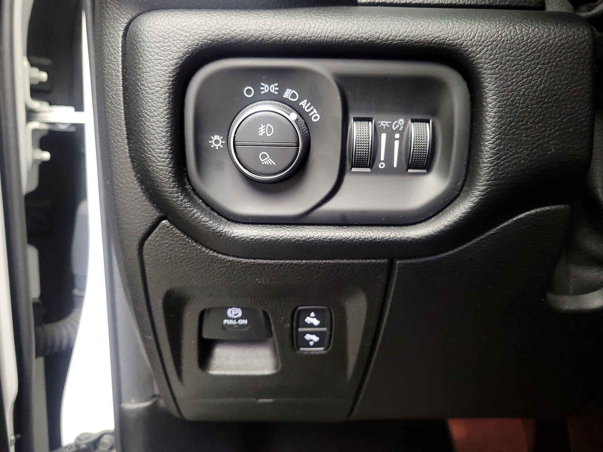 Thumbnail: 2019 RAM 1500 - 13