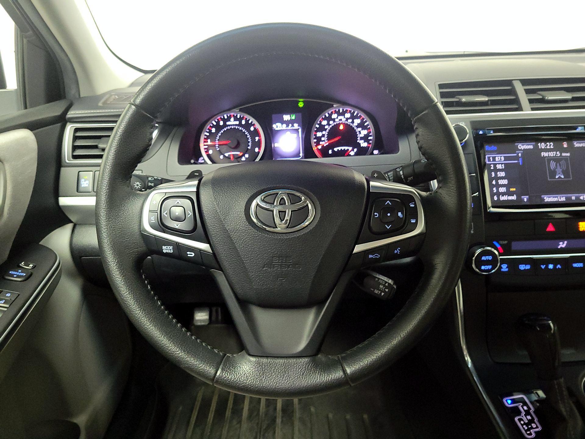 Thumbnail: 2015 Toyota Camry - 10