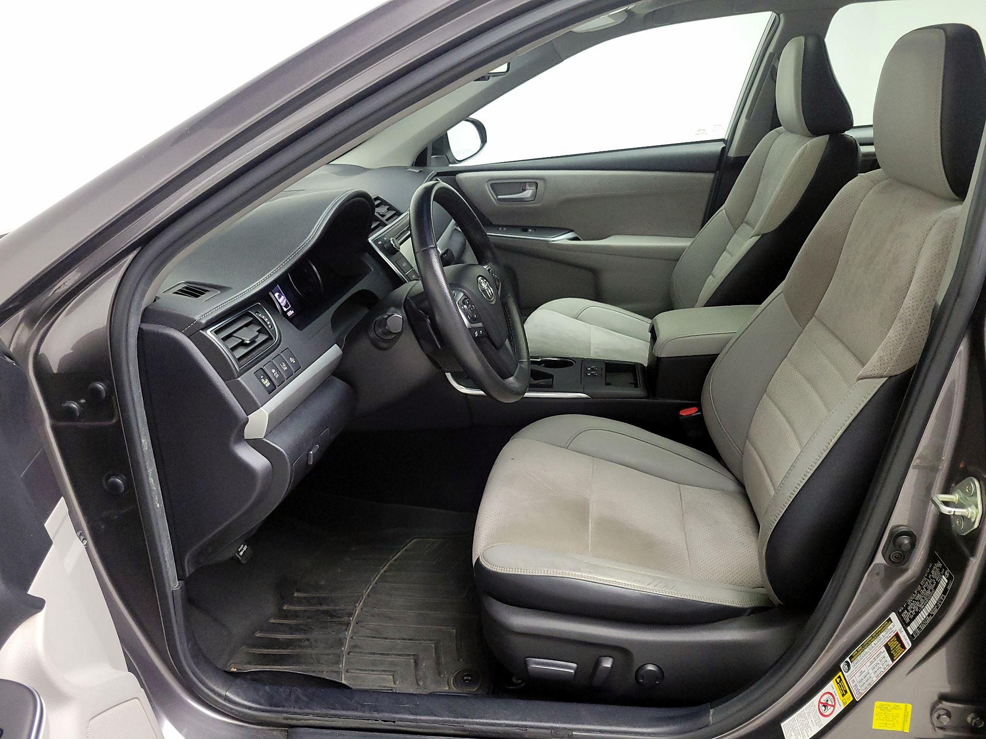 Thumbnail: 2015 Toyota Camry - 11