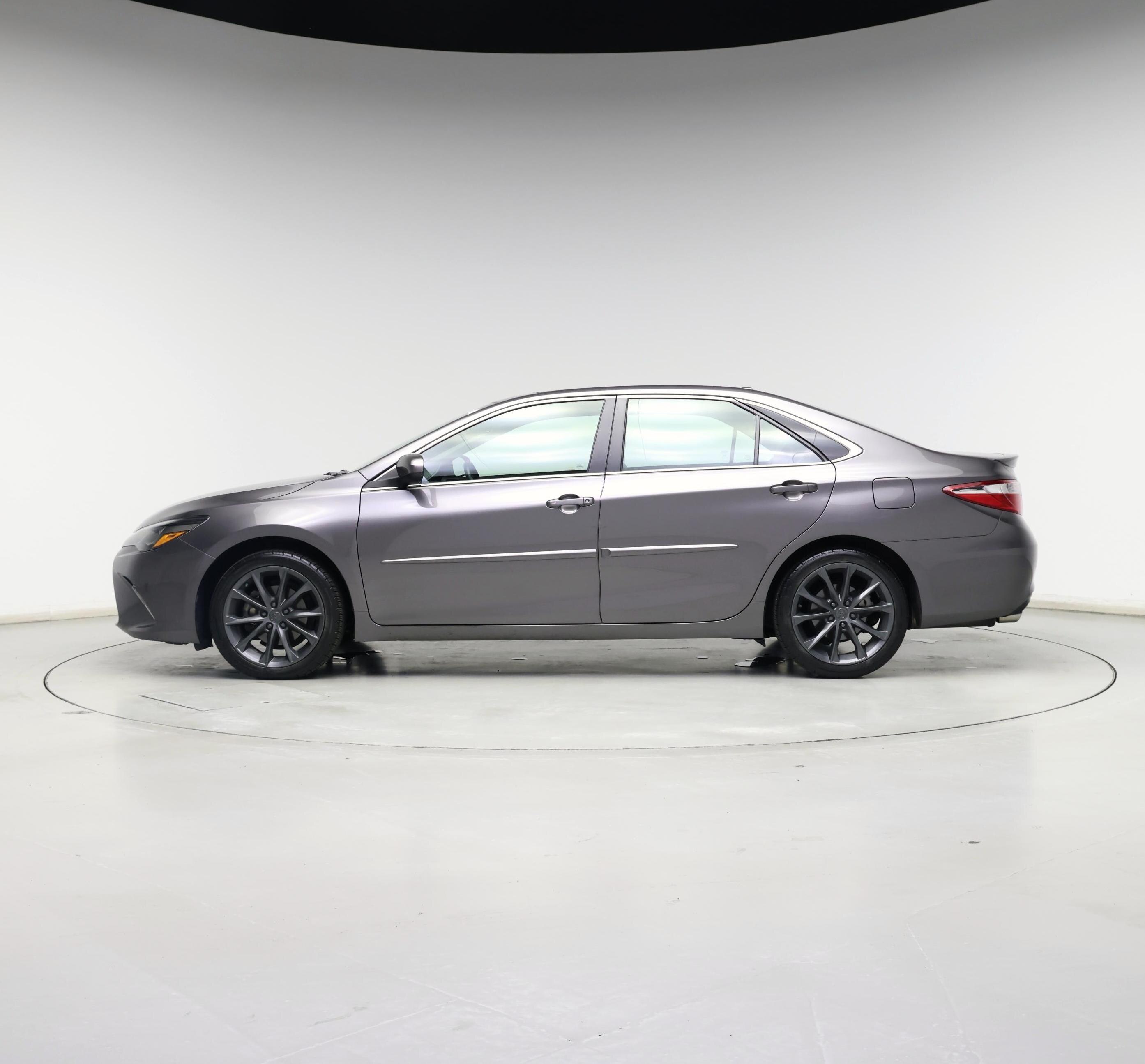 Thumbnail: 2015 Toyota Camry - 3