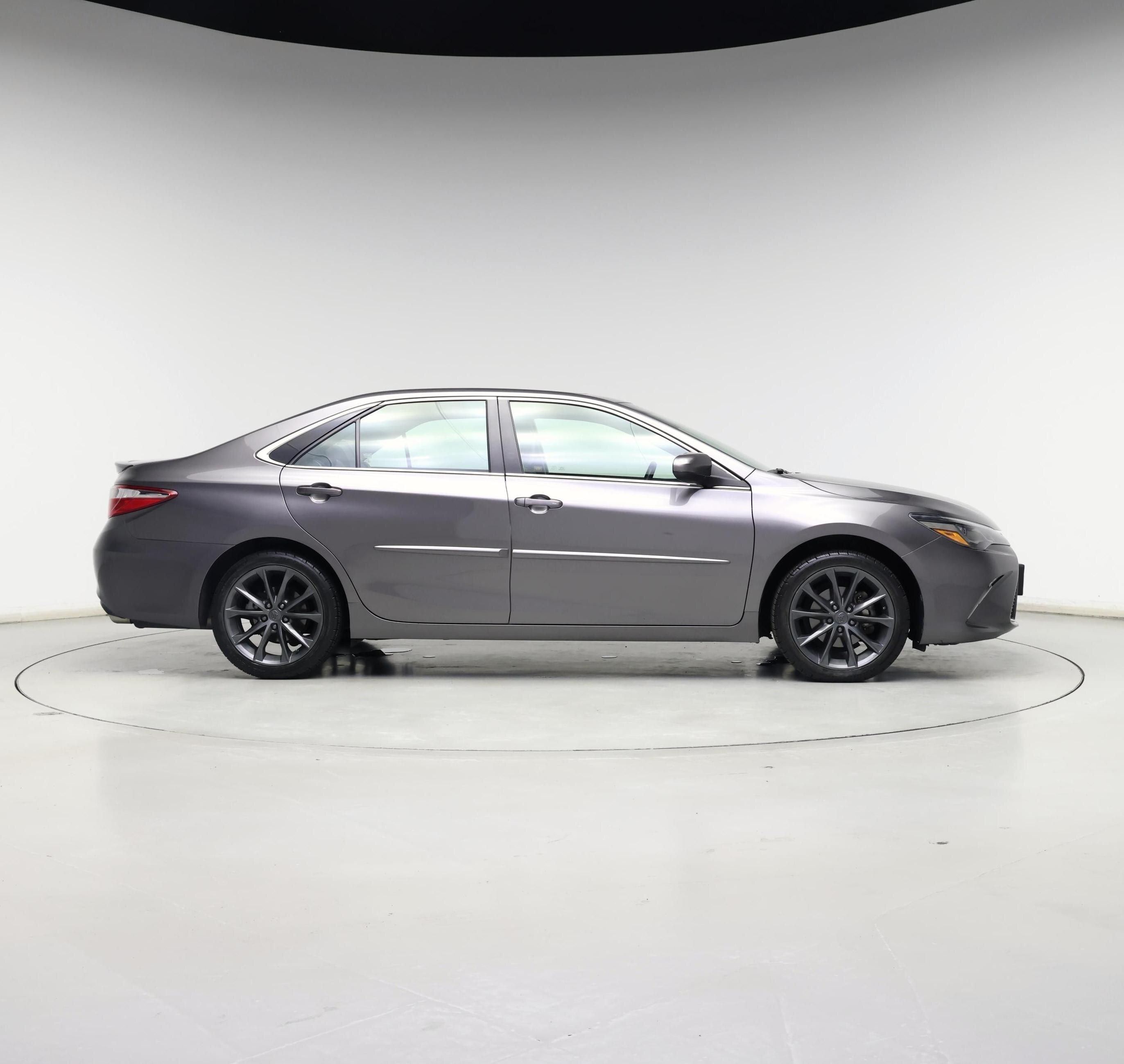 Thumbnail: 2015 Toyota Camry - 7