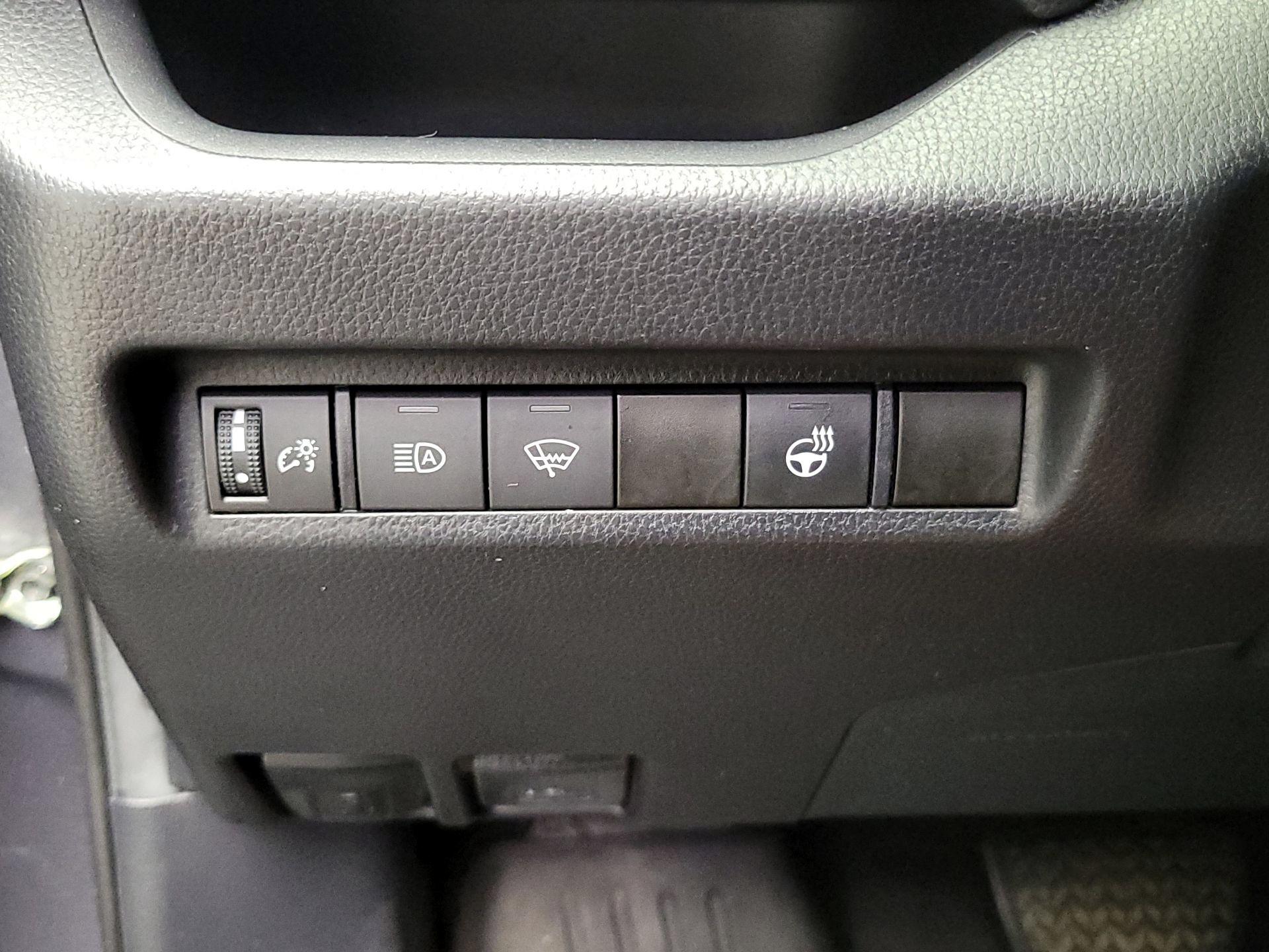 Thumbnail: 2021 Toyota RAV4 - 13