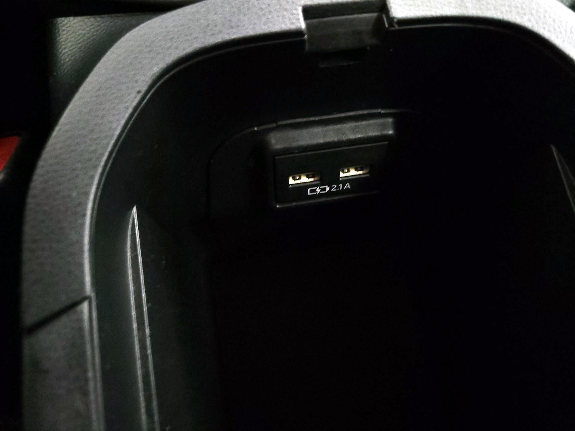 Thumbnail: 2021 Toyota RAV4 - 18