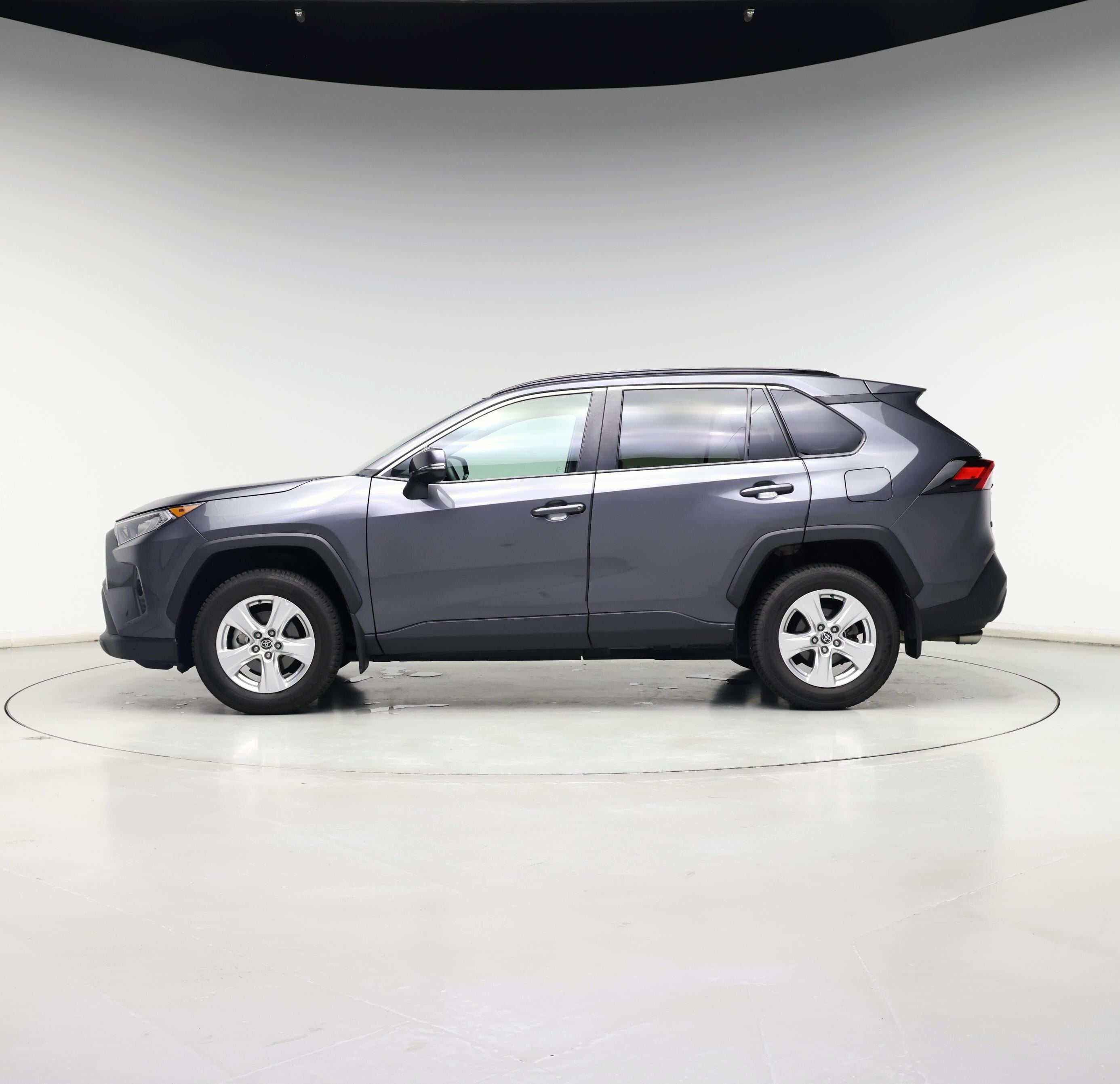 Thumbnail: 2021 Toyota RAV4 - 3