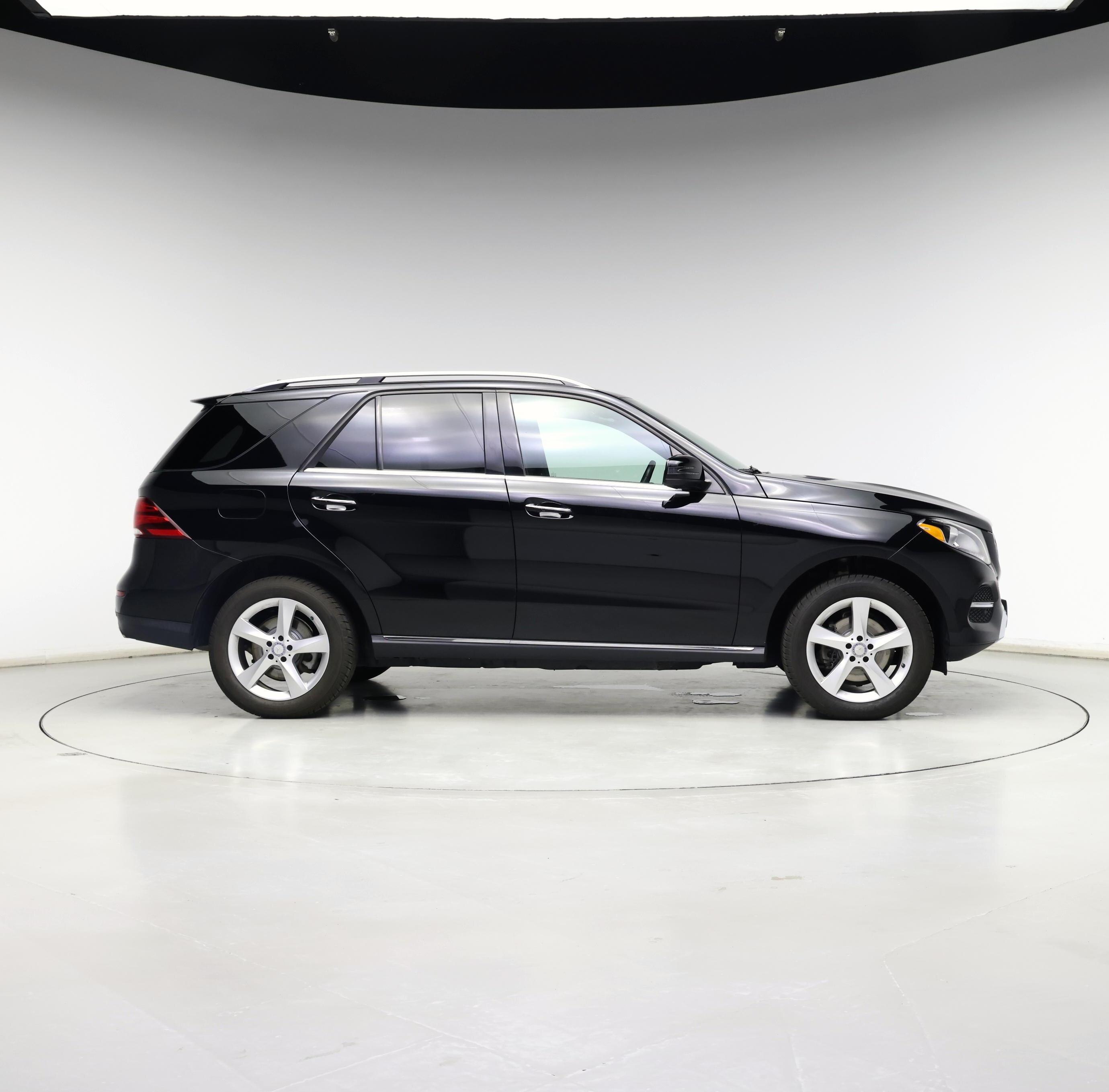 Thumbnail: 2017 Mercedes-Benz GLE - 7