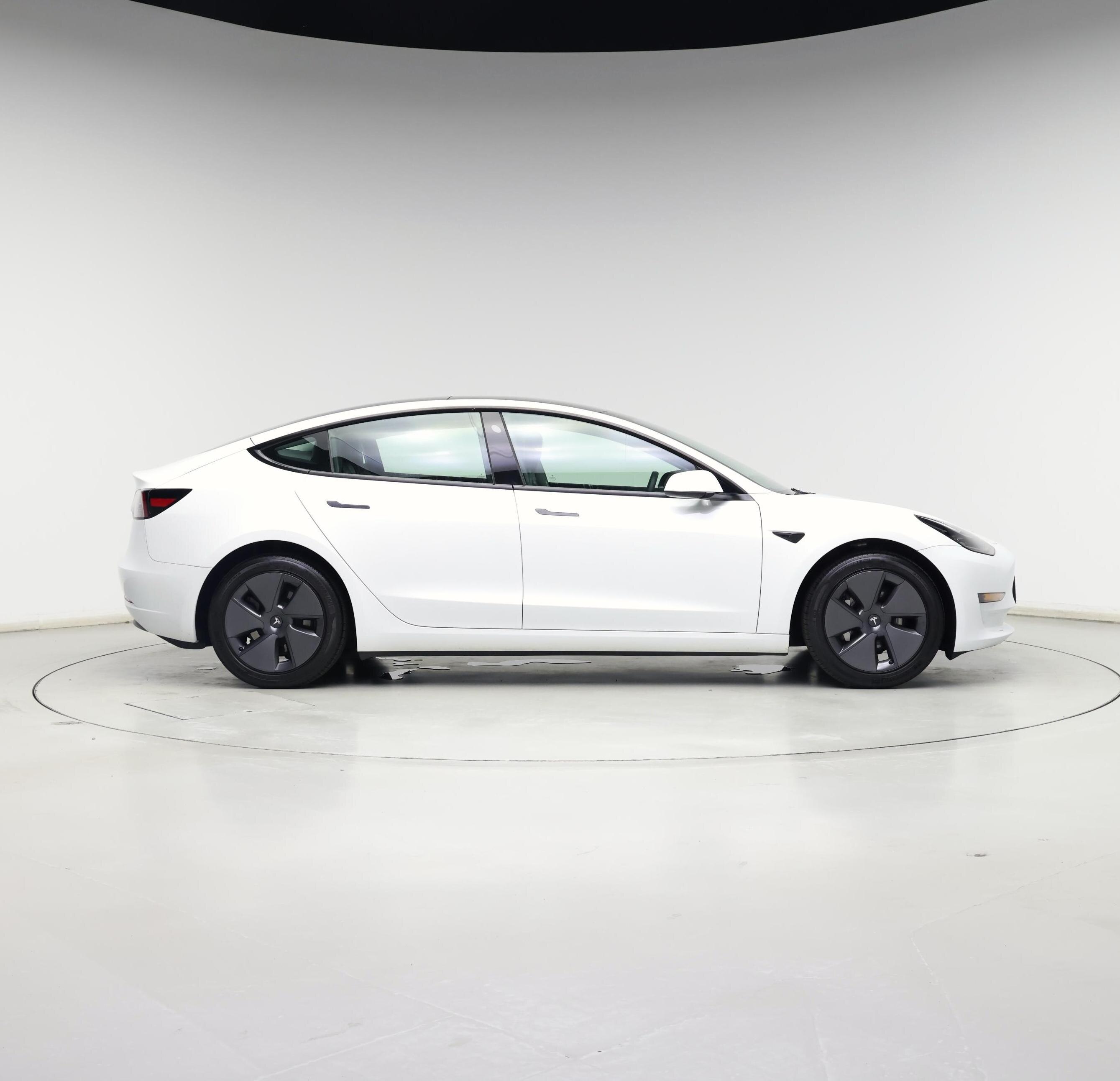 Thumbnail: 2023 Tesla Model 3 - 7