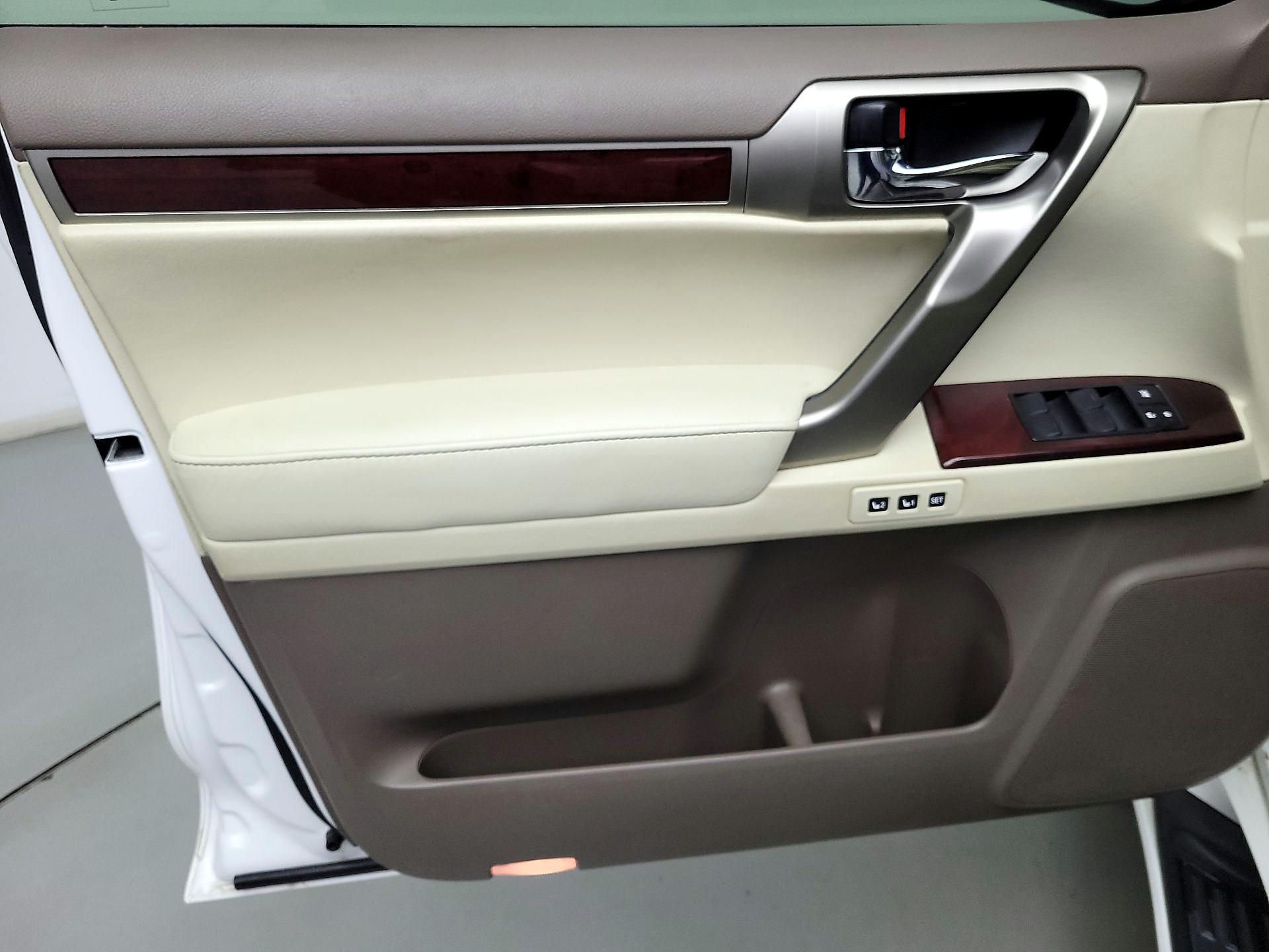 Thumbnail: 2015 Lexus GX - 12