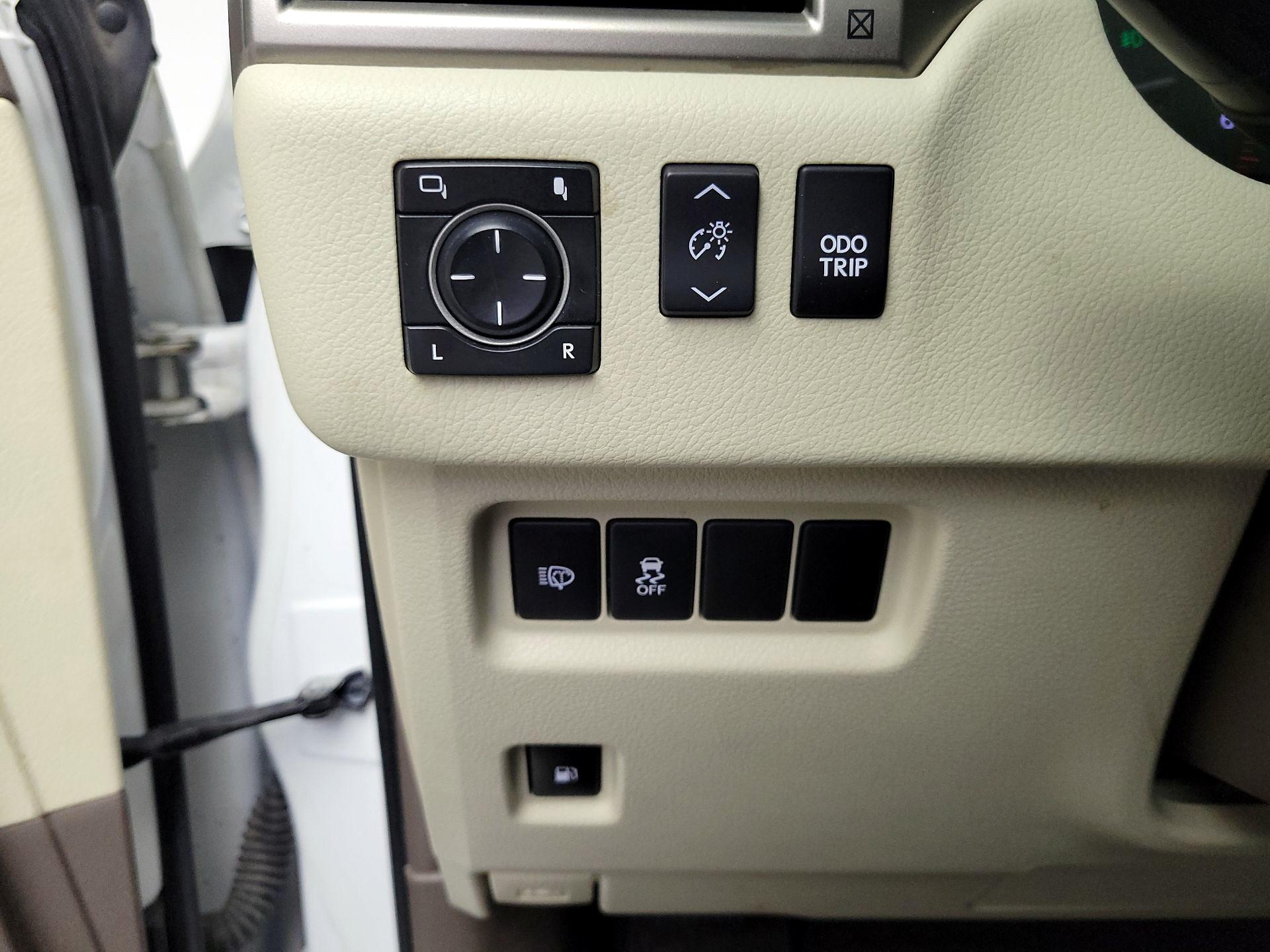 Thumbnail: 2015 Lexus GX - 13