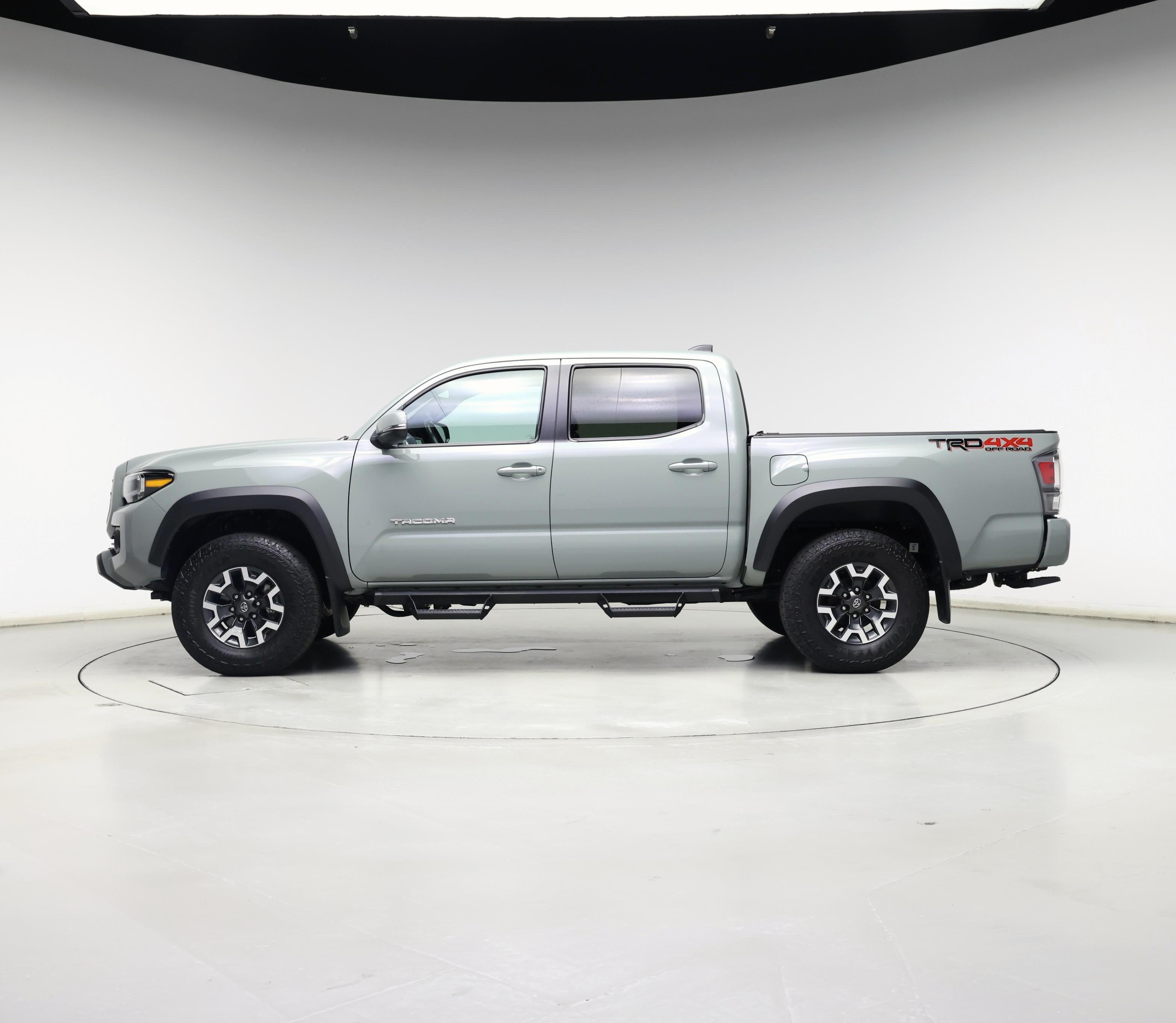 Thumbnail: 2022 Toyota Tacoma - 3