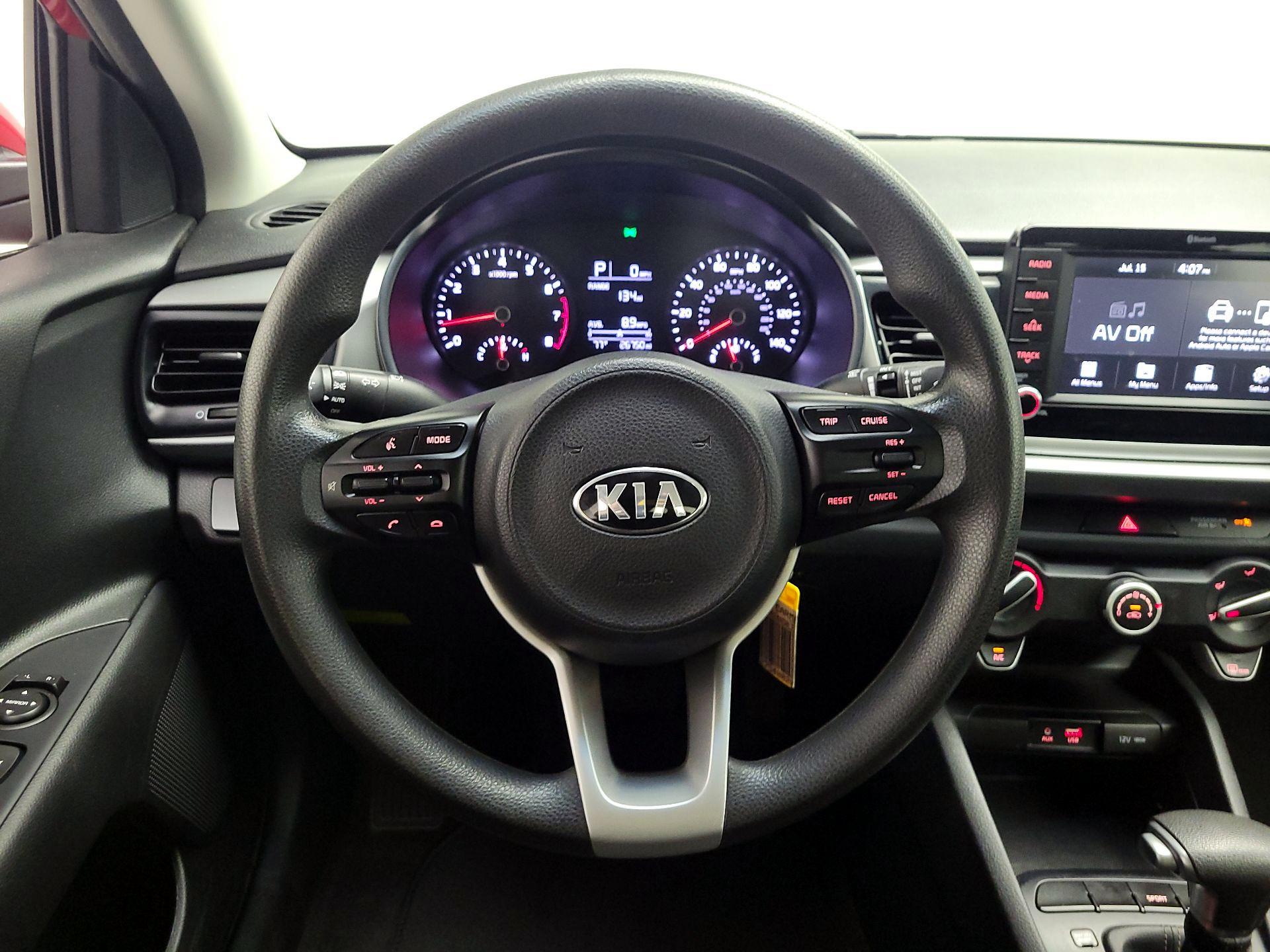 Thumbnail: 2020 Kia Rio - 10