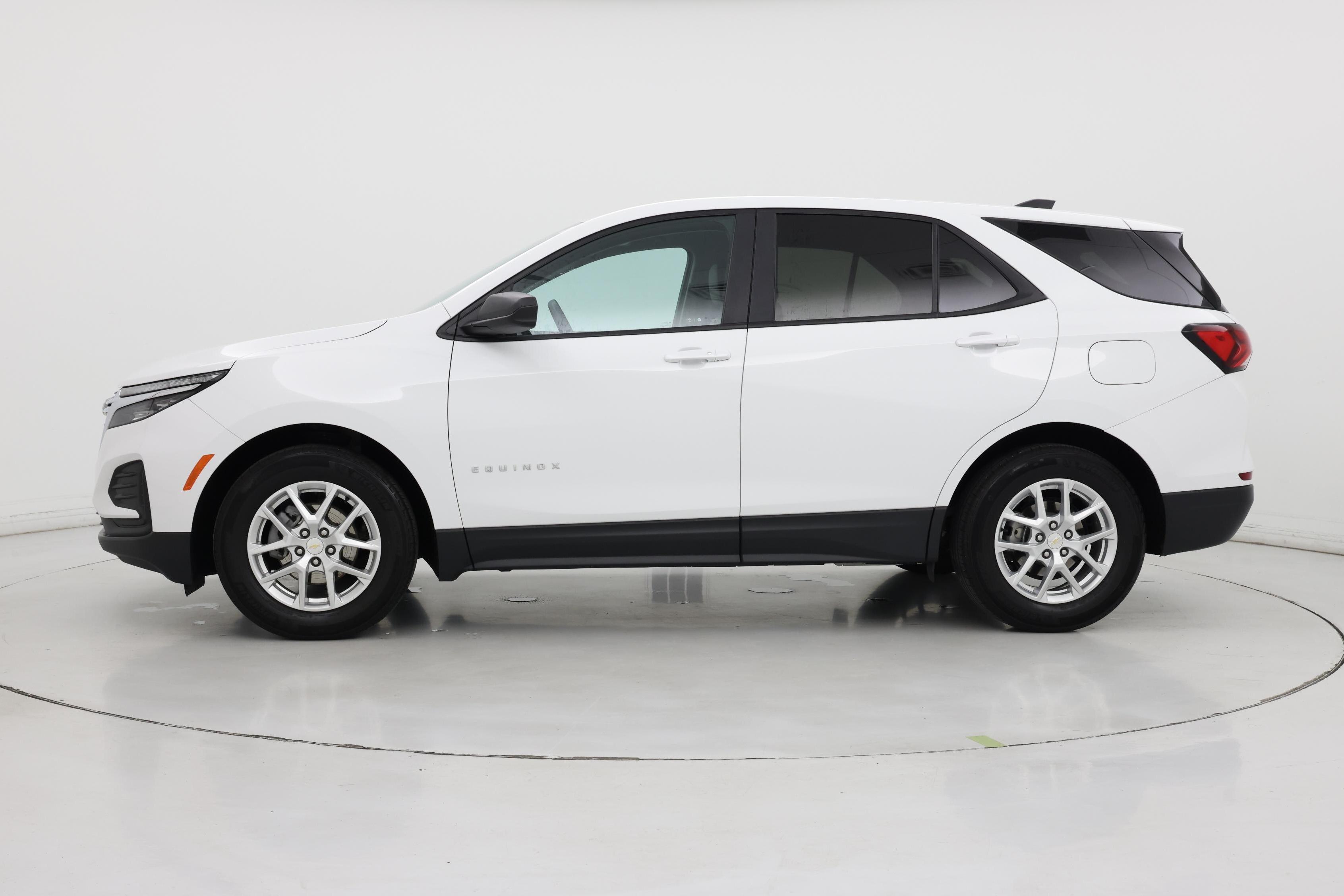 Thumbnail: 2022 Chevrolet Equinox - 3