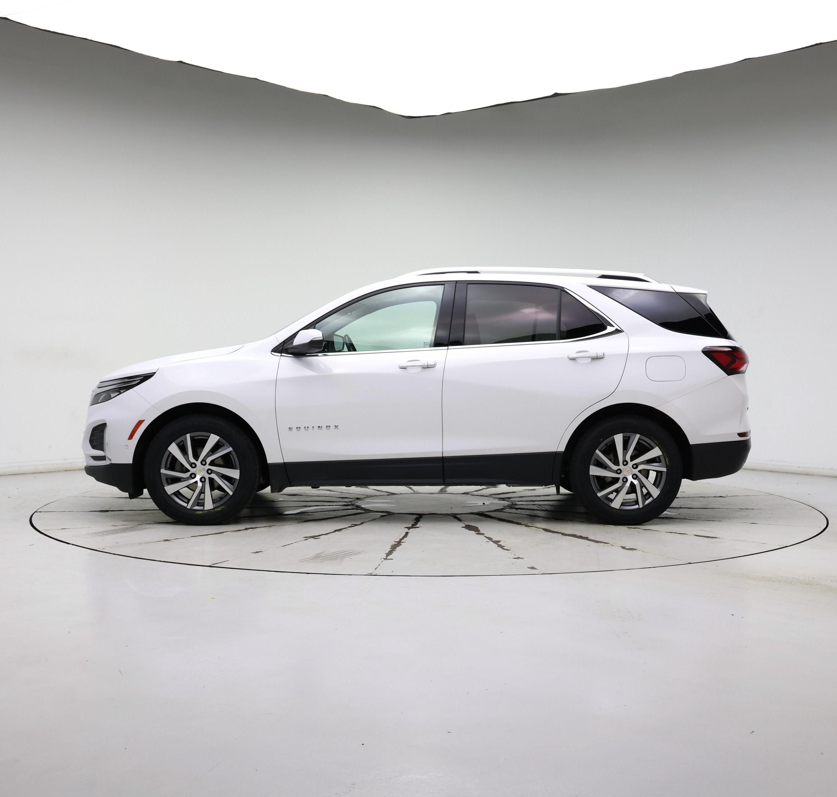 Thumbnail: 2022 Chevrolet Equinox - 3