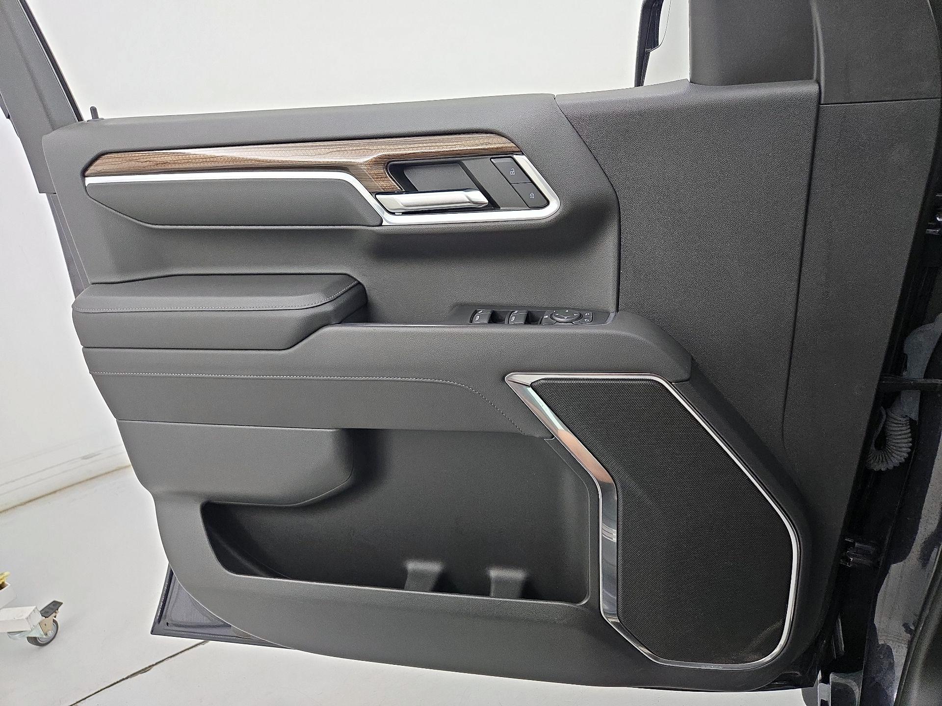 Thumbnail: 2022 Chevrolet Silverado 1500 - 12
