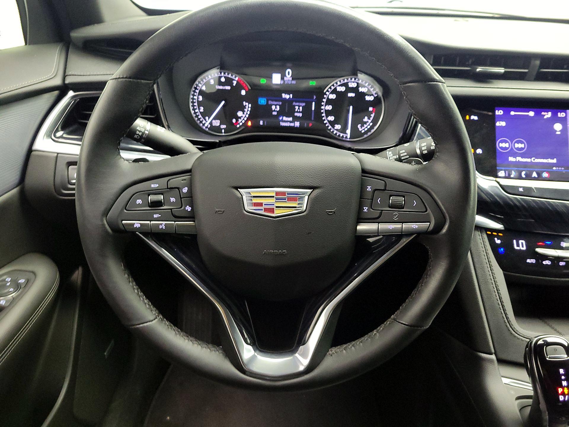 Thumbnail: 2023 Cadillac XT6 - 10