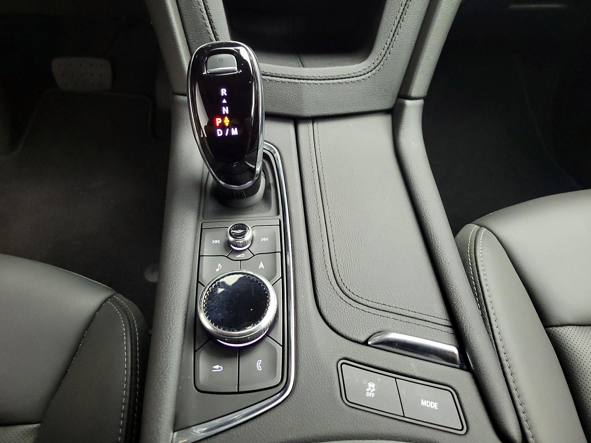 Thumbnail: 2023 Cadillac XT6 - 18