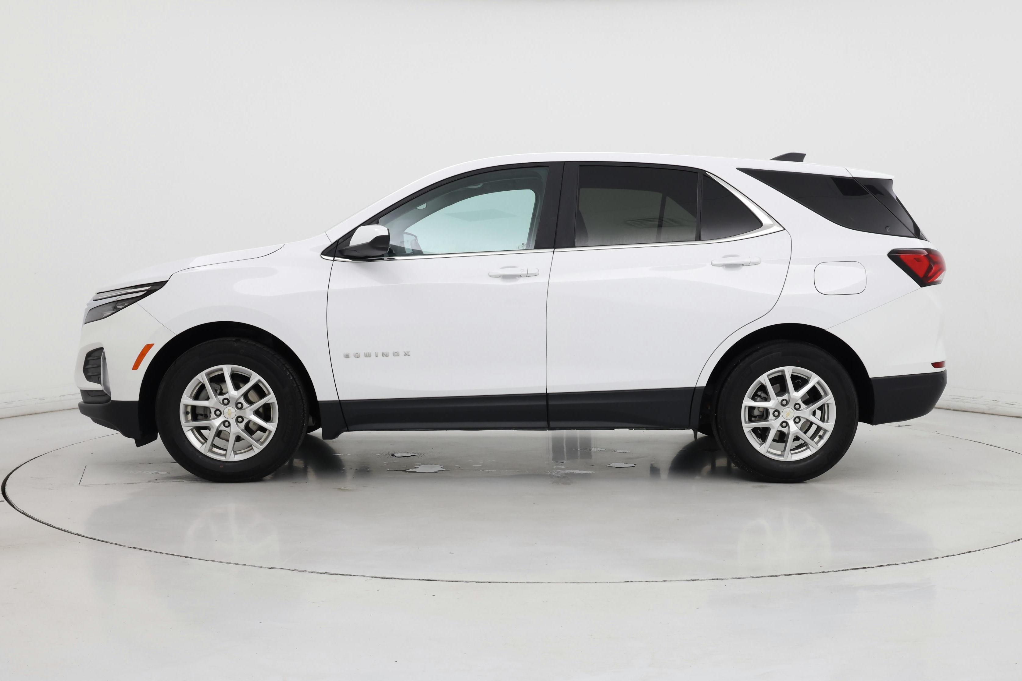 Thumbnail: 2022 Chevrolet Equinox - 3
