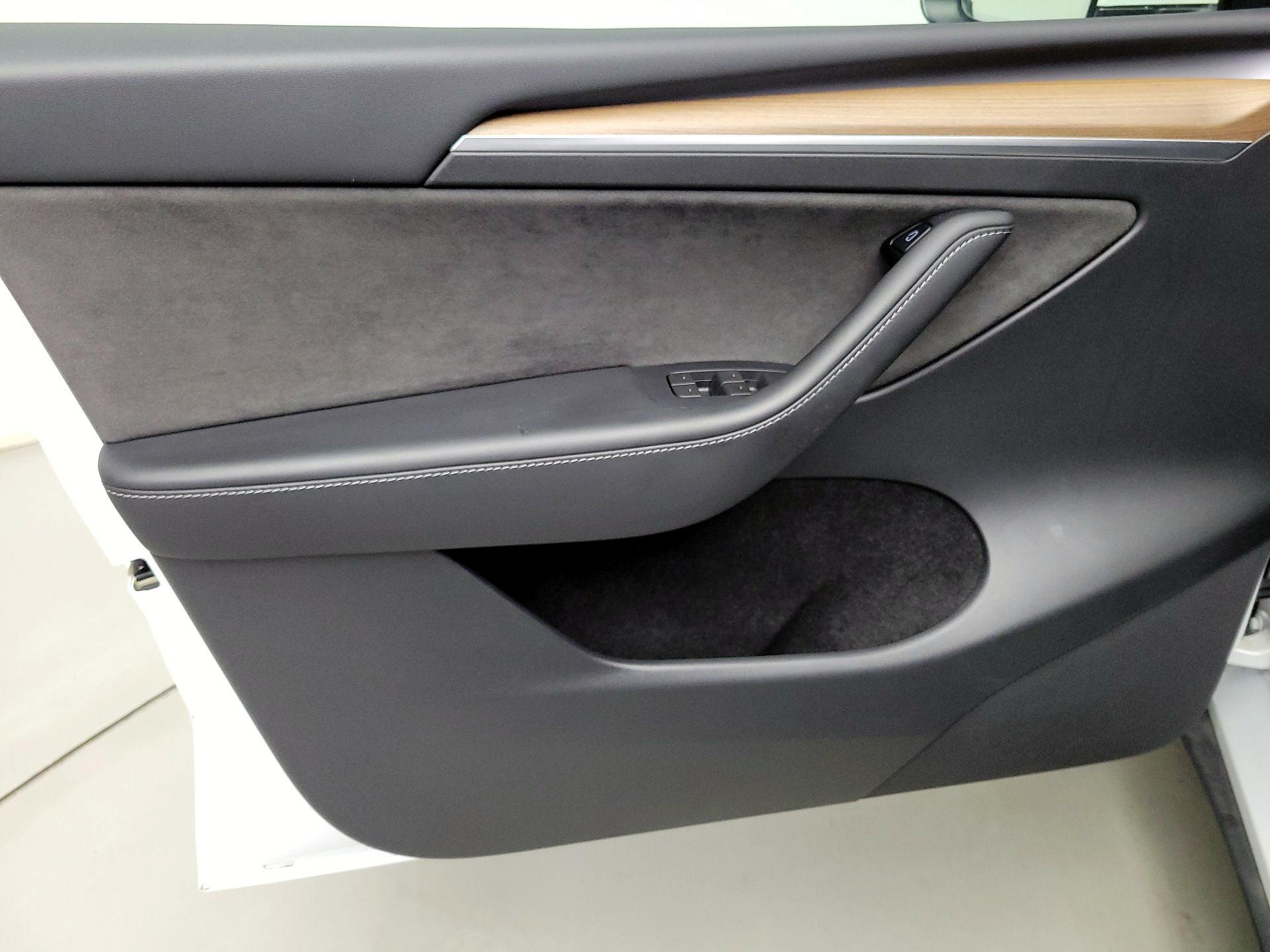 Thumbnail: 2023 Tesla Model Y - 12