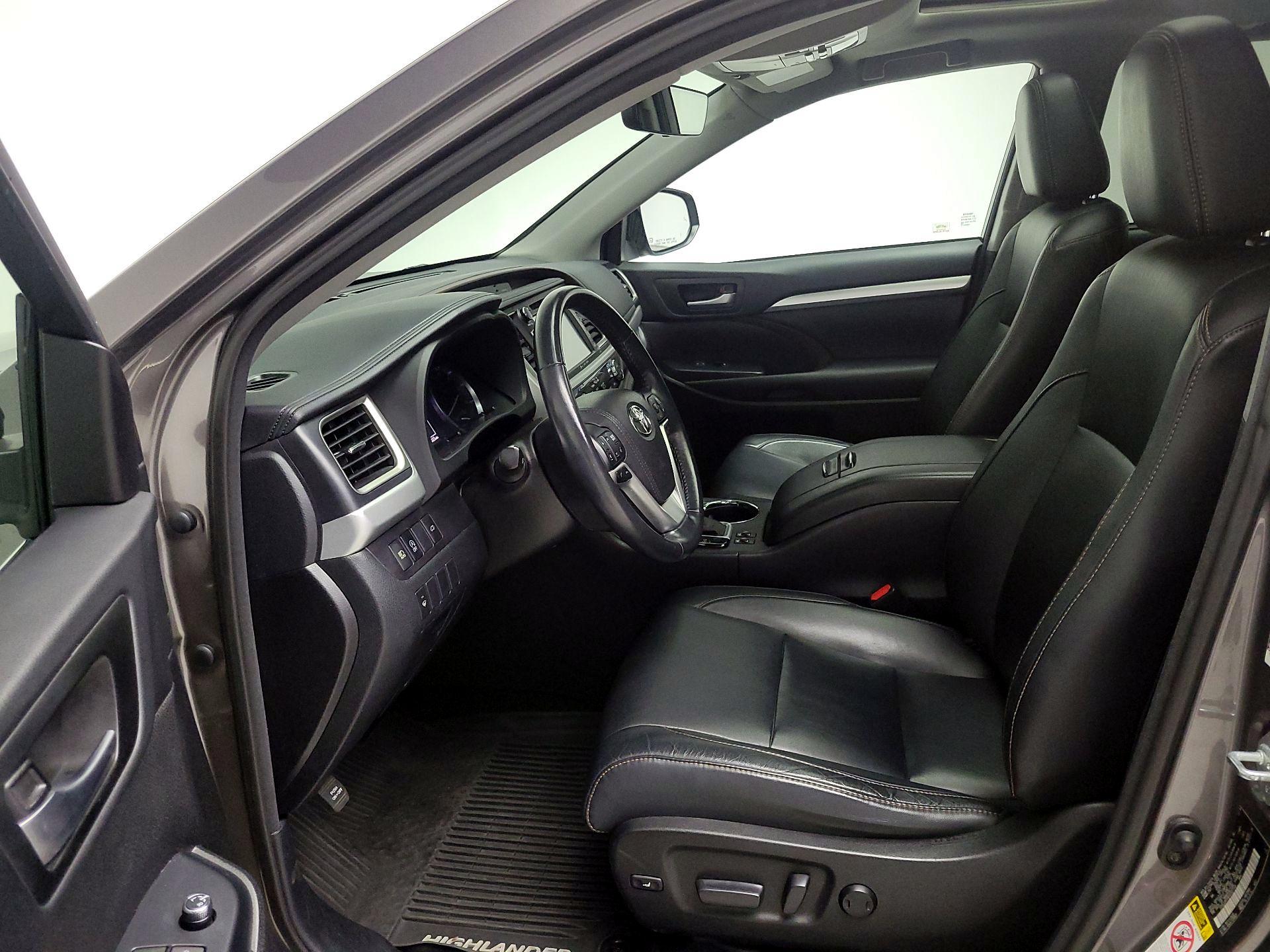 Thumbnail: 2017 Toyota Highlander - 11
