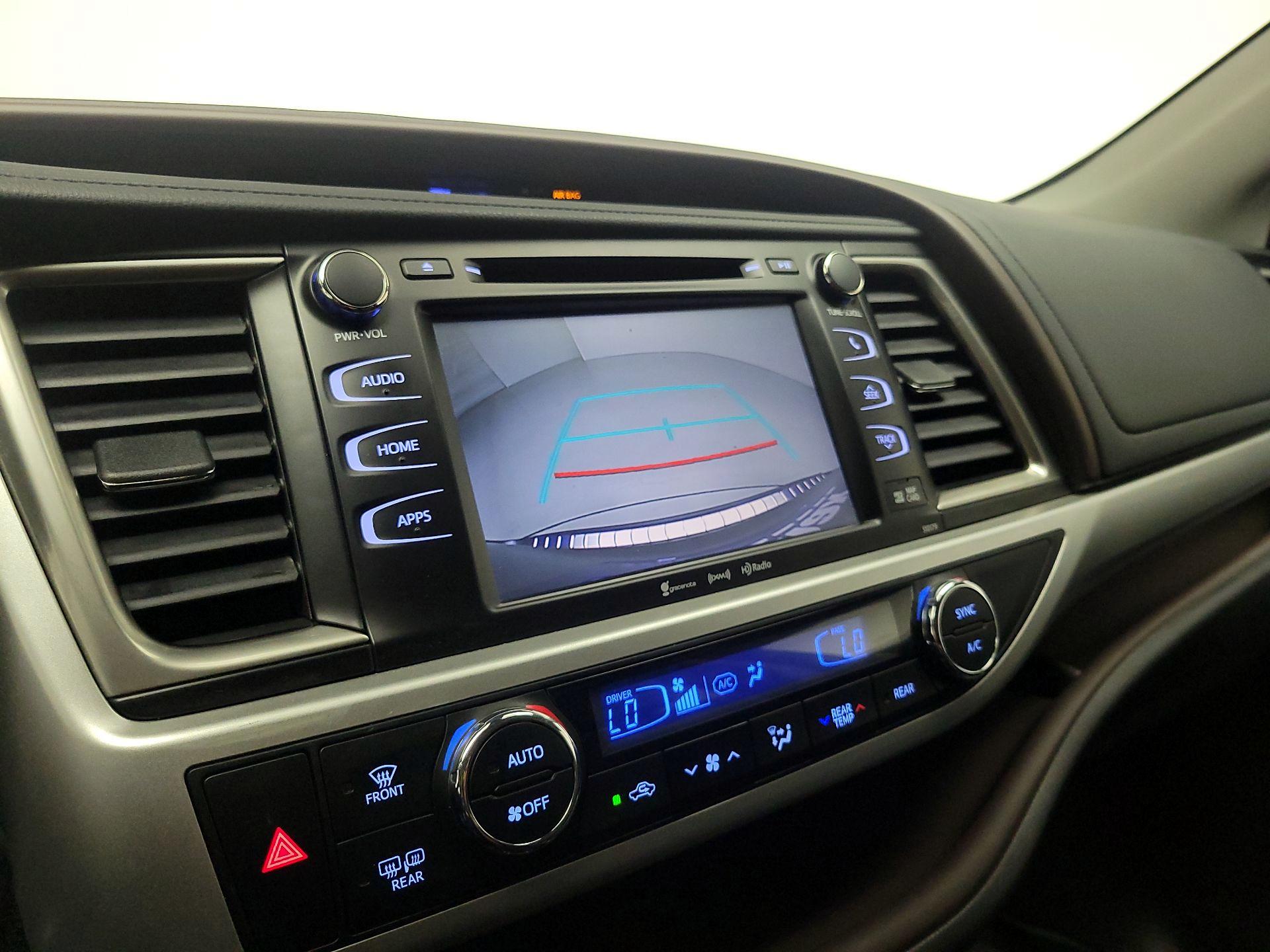 Thumbnail: 2017 Toyota Highlander - 15
