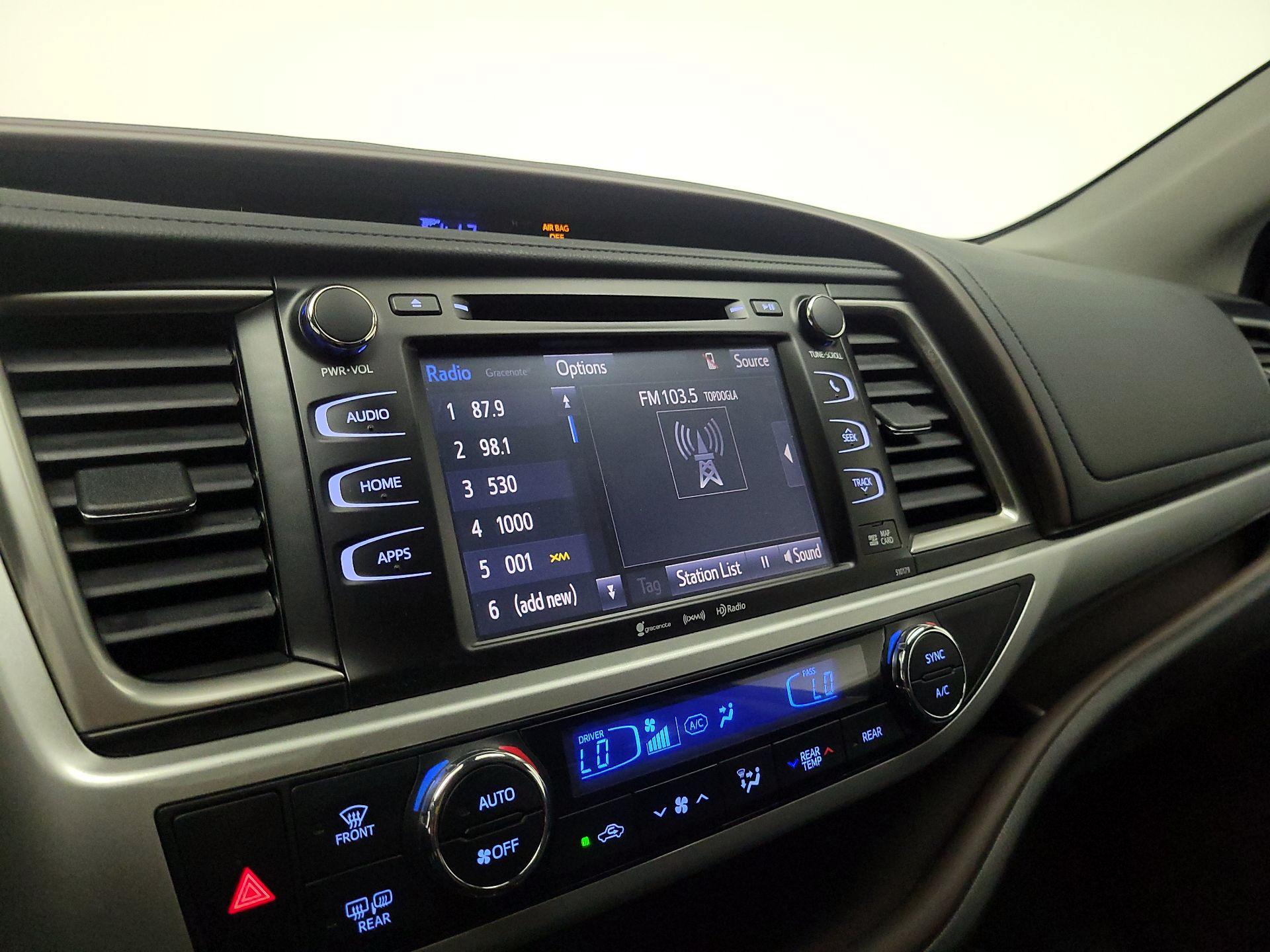 Thumbnail: 2017 Toyota Highlander - 16