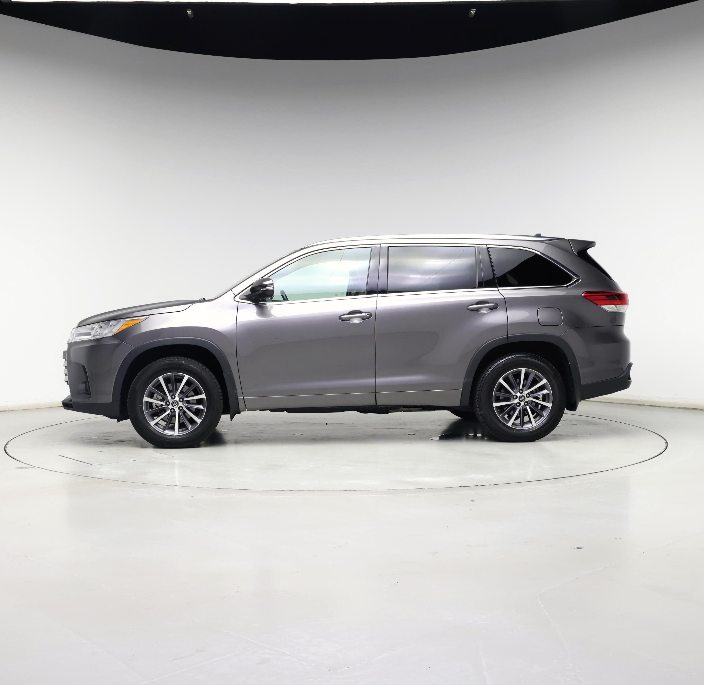 Thumbnail: 2017 Toyota Highlander - 3