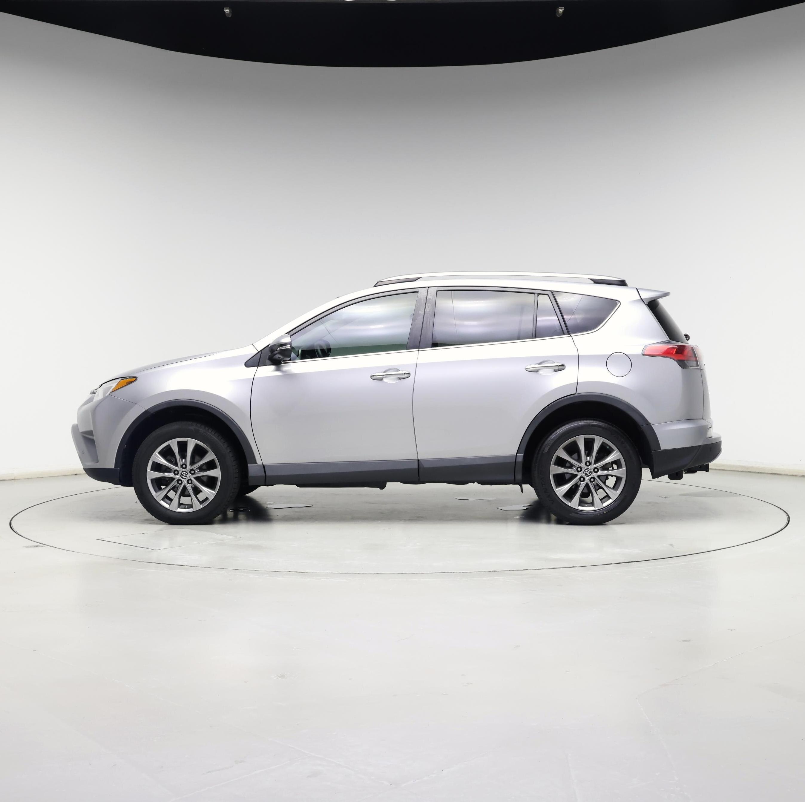 Thumbnail: 2017 Toyota RAV4 - 3