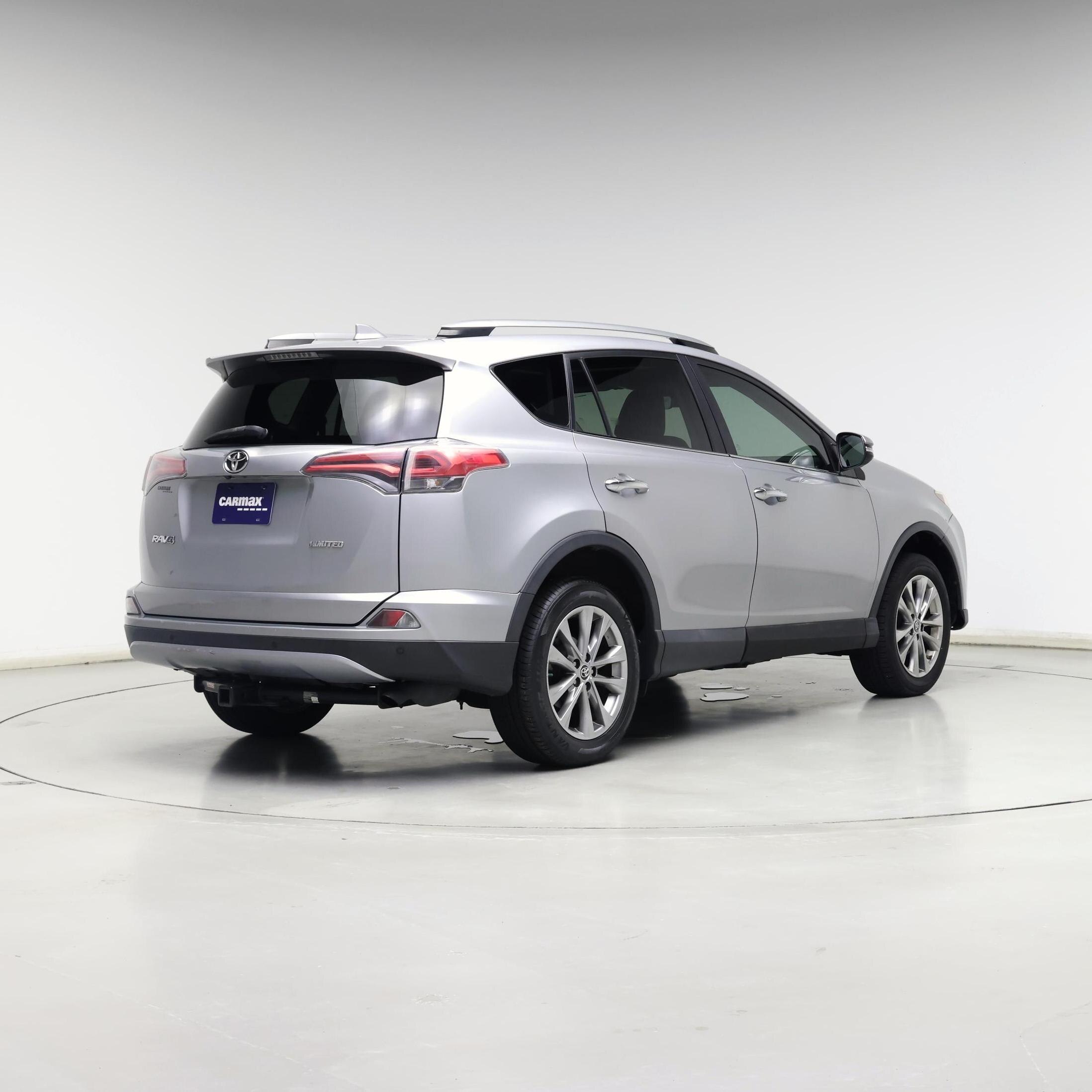 Thumbnail: 2017 Toyota RAV4 - 8