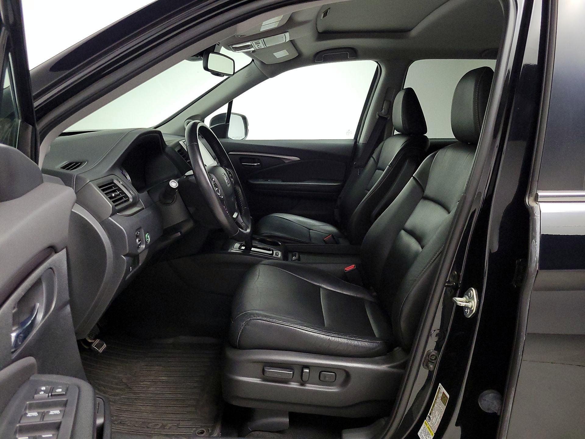Thumbnail: 2016 Honda Pilot - 11