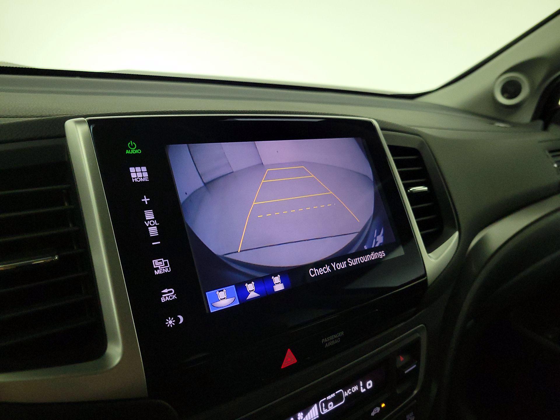Thumbnail: 2016 Honda Pilot - 14