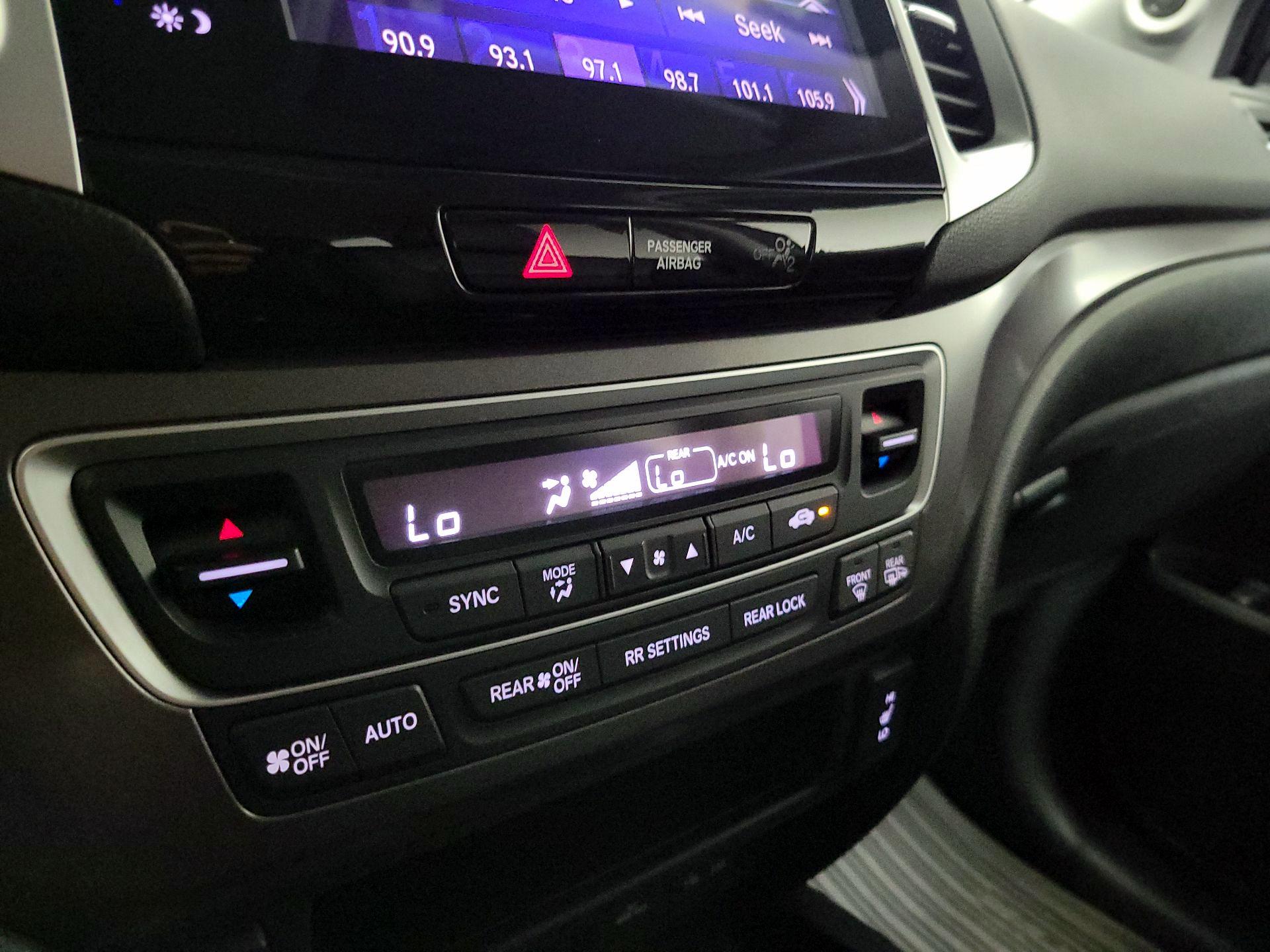 Thumbnail: 2016 Honda Pilot - 16