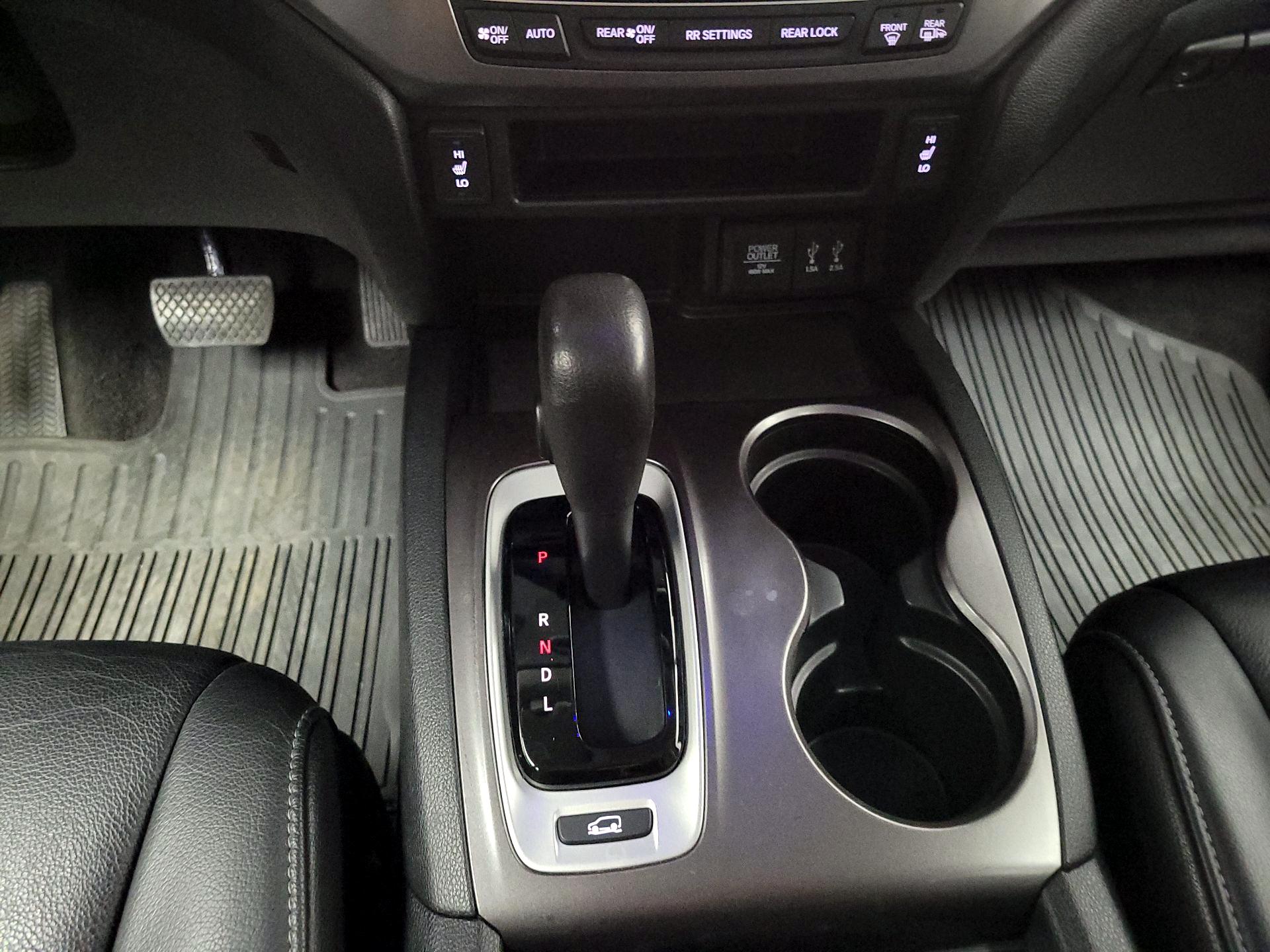 Thumbnail: 2016 Honda Pilot - 17