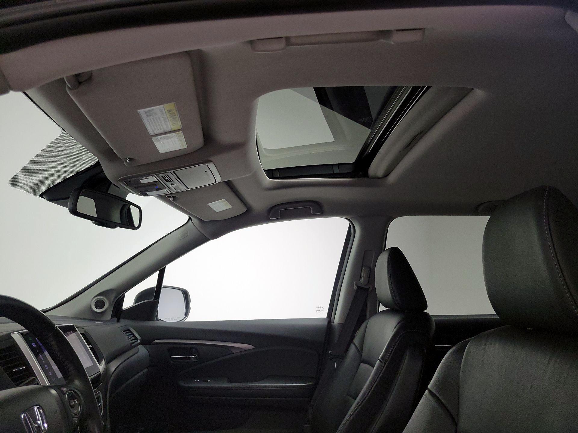 Thumbnail: 2016 Honda Pilot - 19