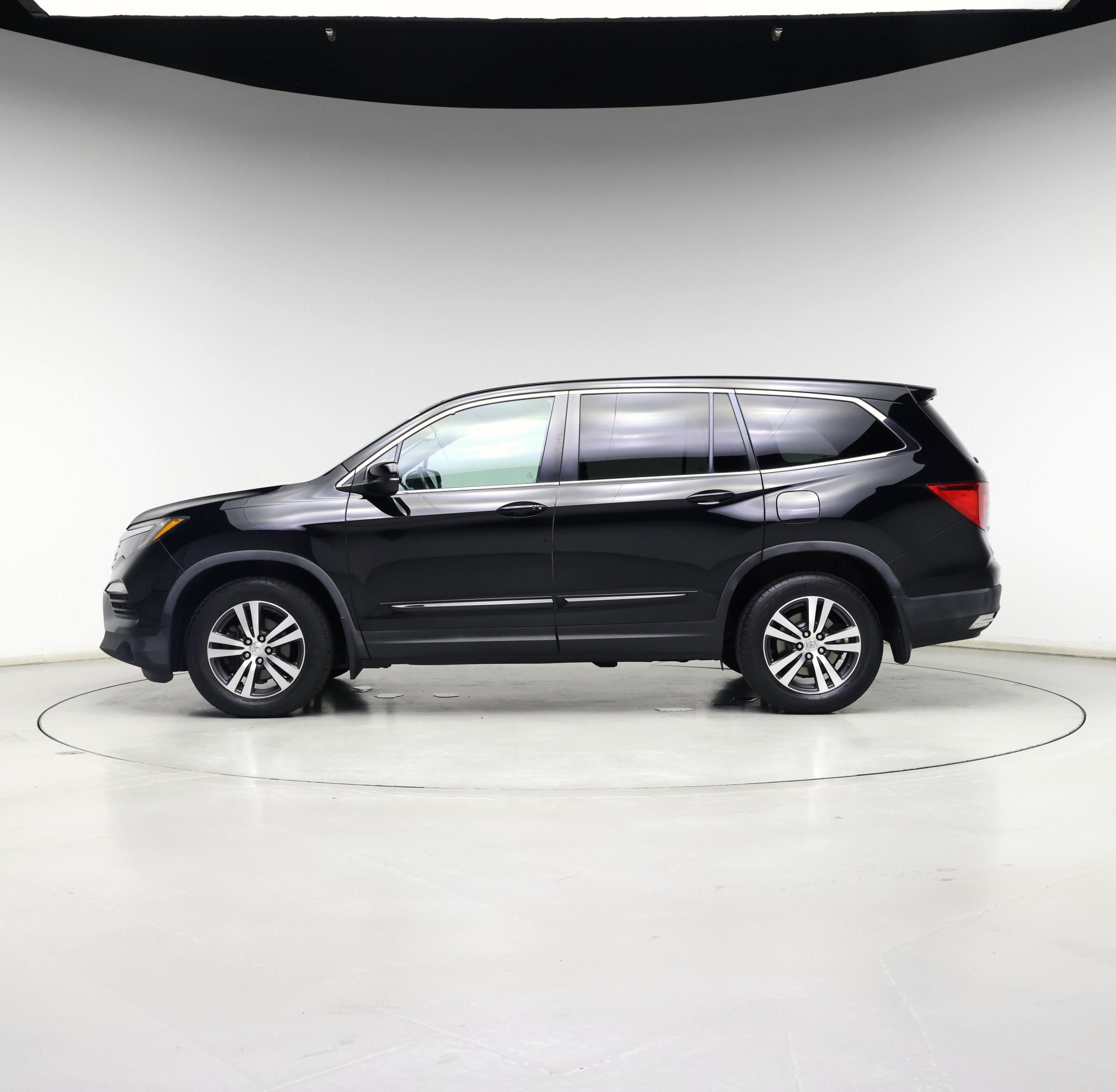 Thumbnail: 2016 Honda Pilot - 3
