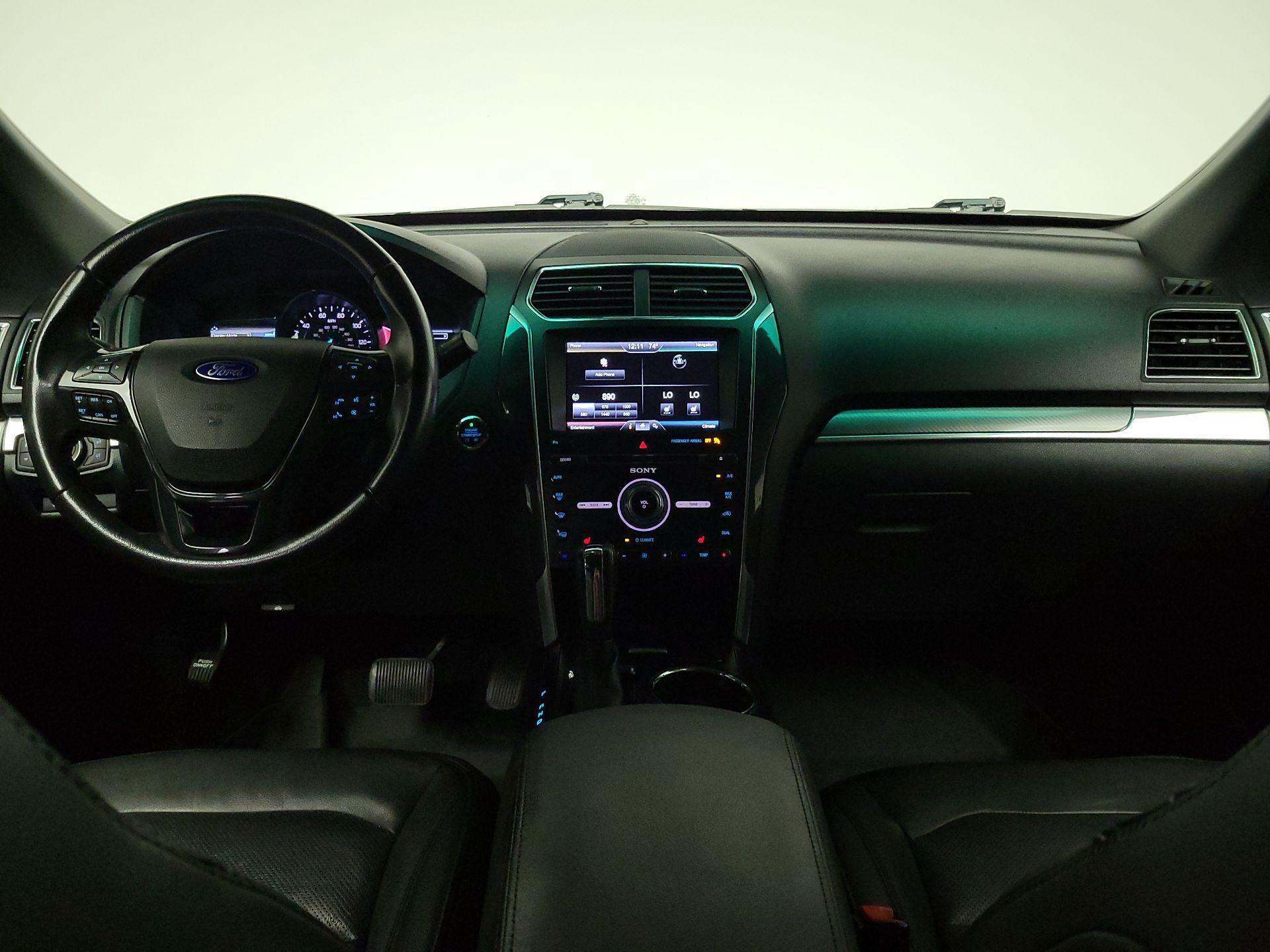 Thumbnail: 2016 Ford Explorer - 9