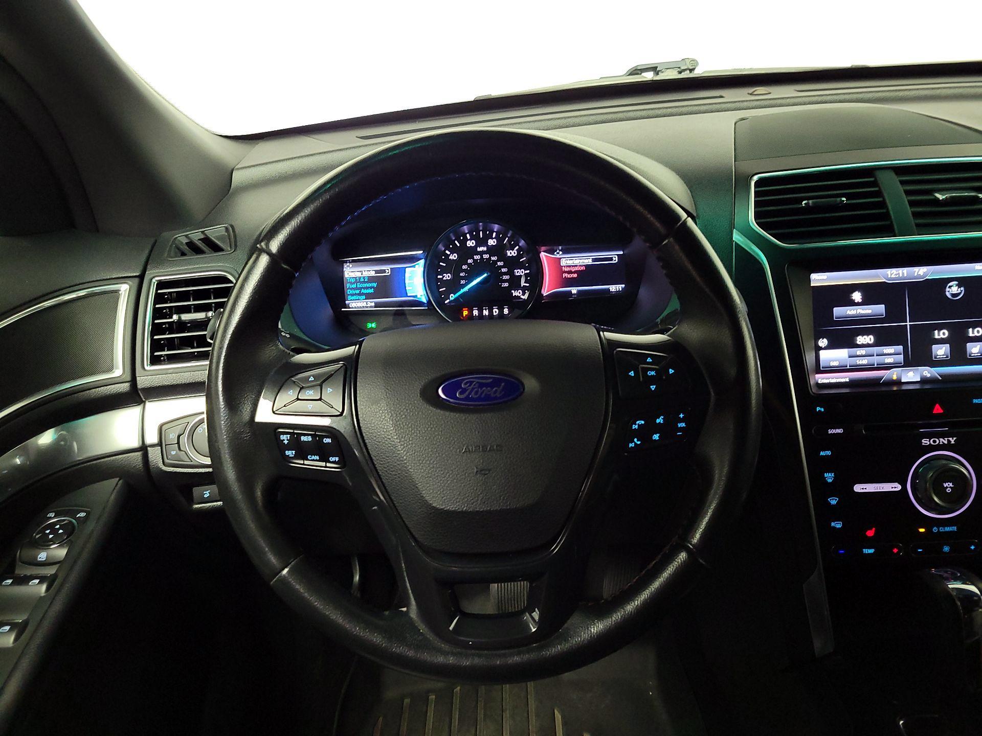 Thumbnail: 2016 Ford Explorer - 10